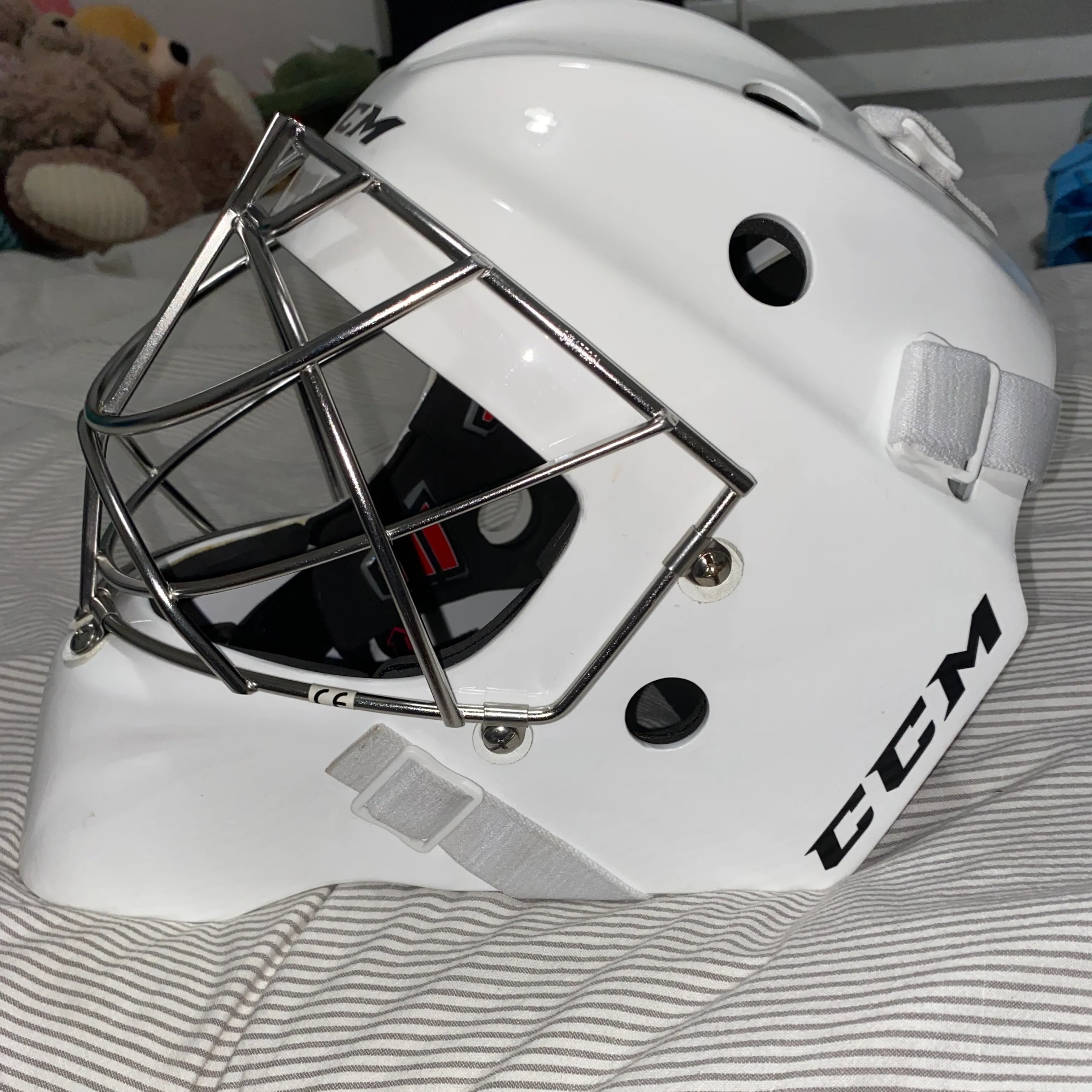New CCM 1.9 Cat Eye Goalie Mask SidelineSwap