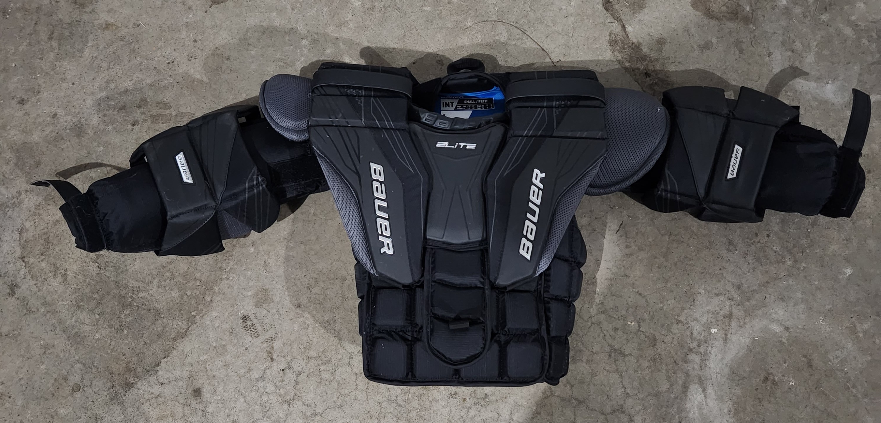 New Intermediate Small Bauer Elite Goalie Chest Protector SidelineSwap