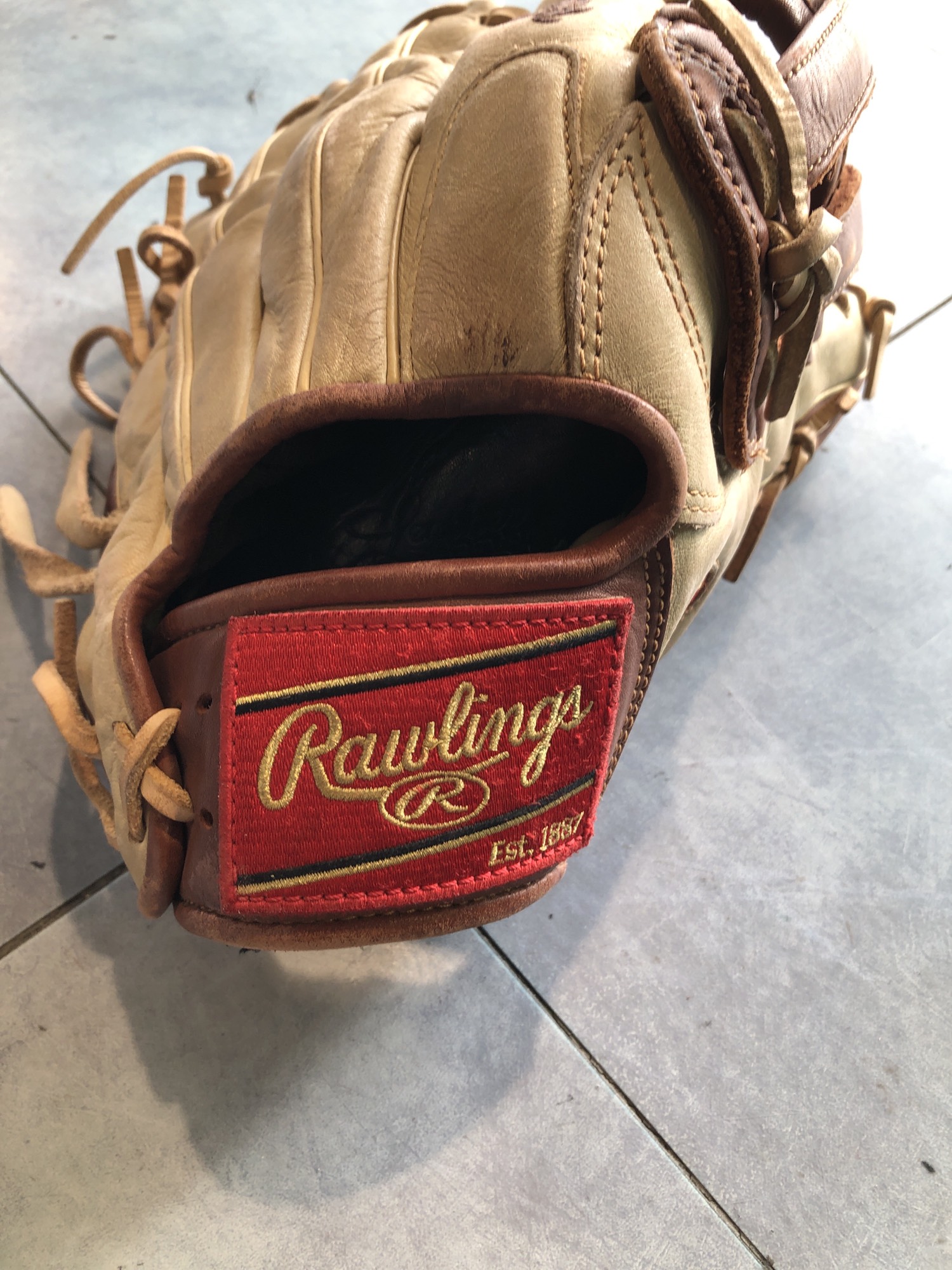 Used Rawlings GG Elite Right Hand Throw Infield Baseball Glove 12.75