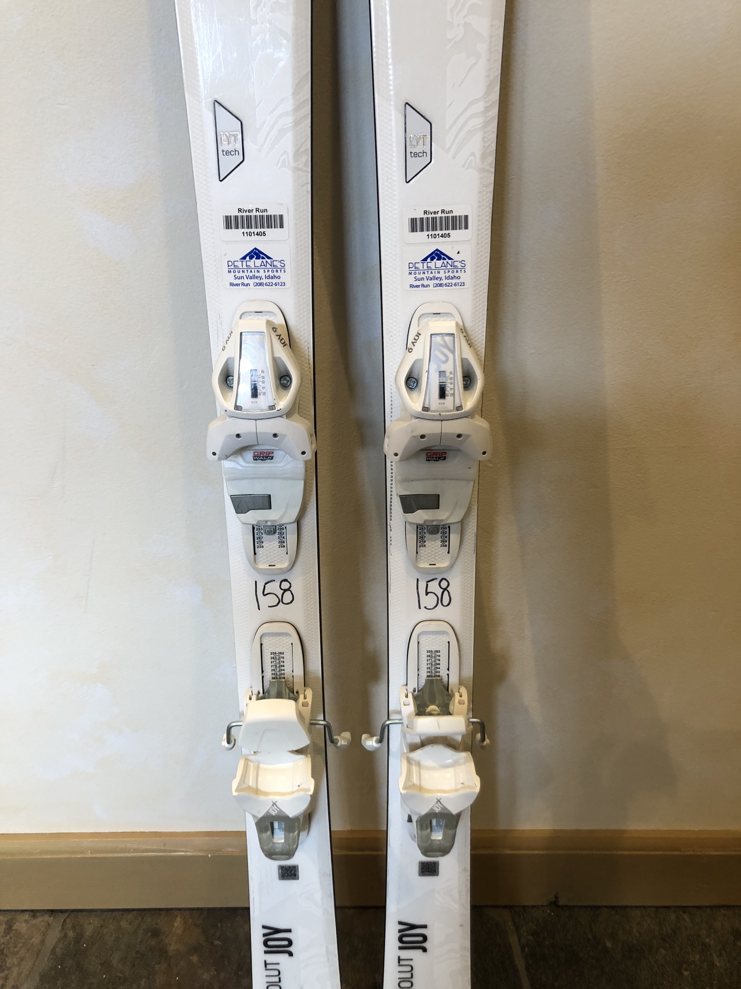 2022 Head Absolute Joy Skis With Bindings 158cm SidelineSwap