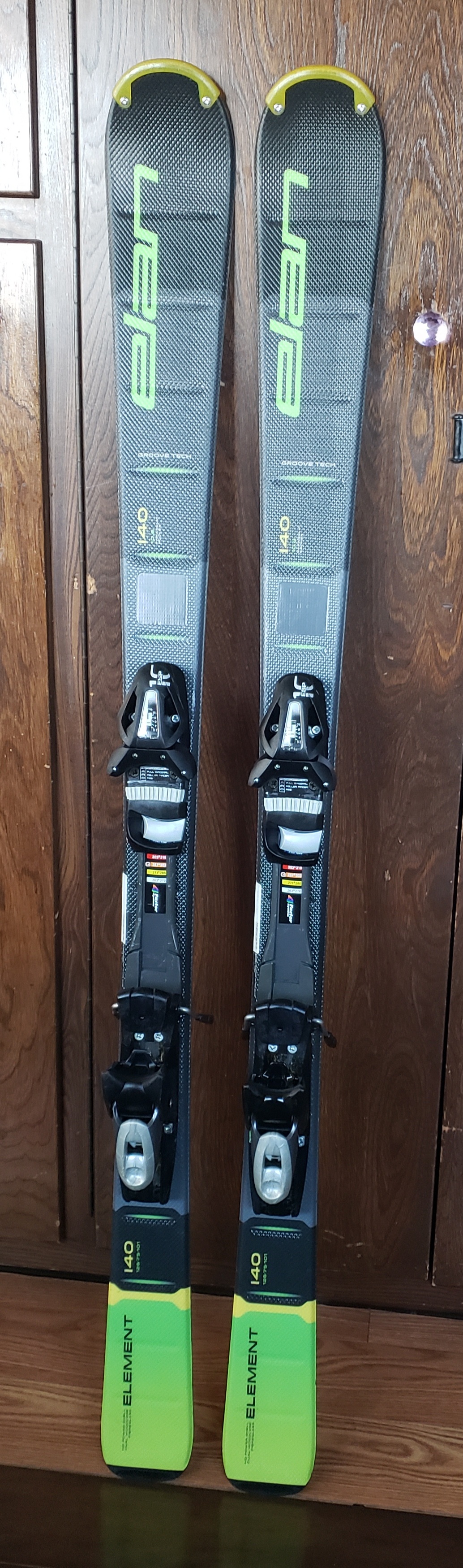140cm MENS Adult WIDER SKIS / Elan ELEMENT w/ELAN ESP10 BINDINGS *USED
