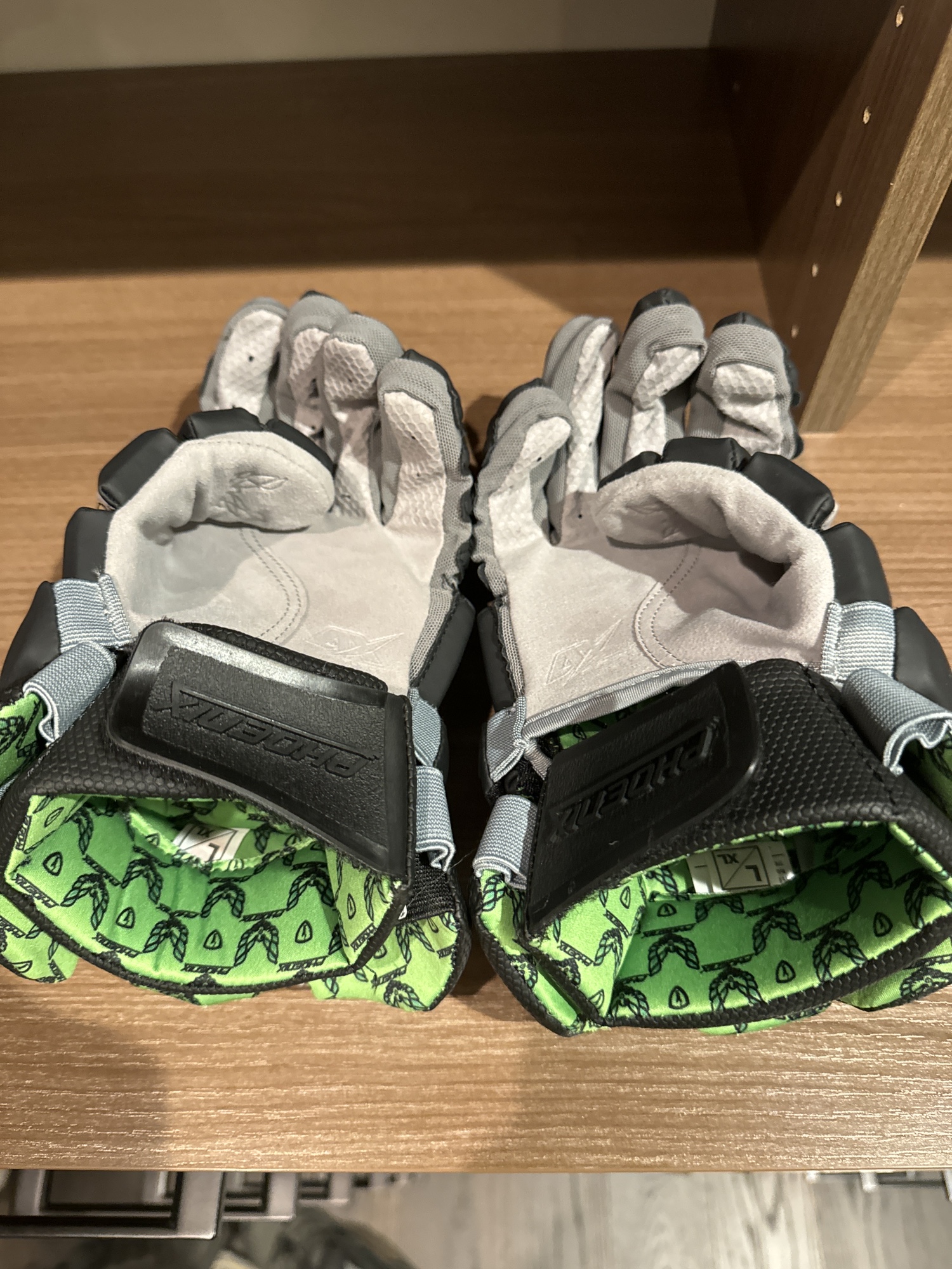 New Player's Adrenaline Large Phoenix Lacrosse Gloves SidelineSwap