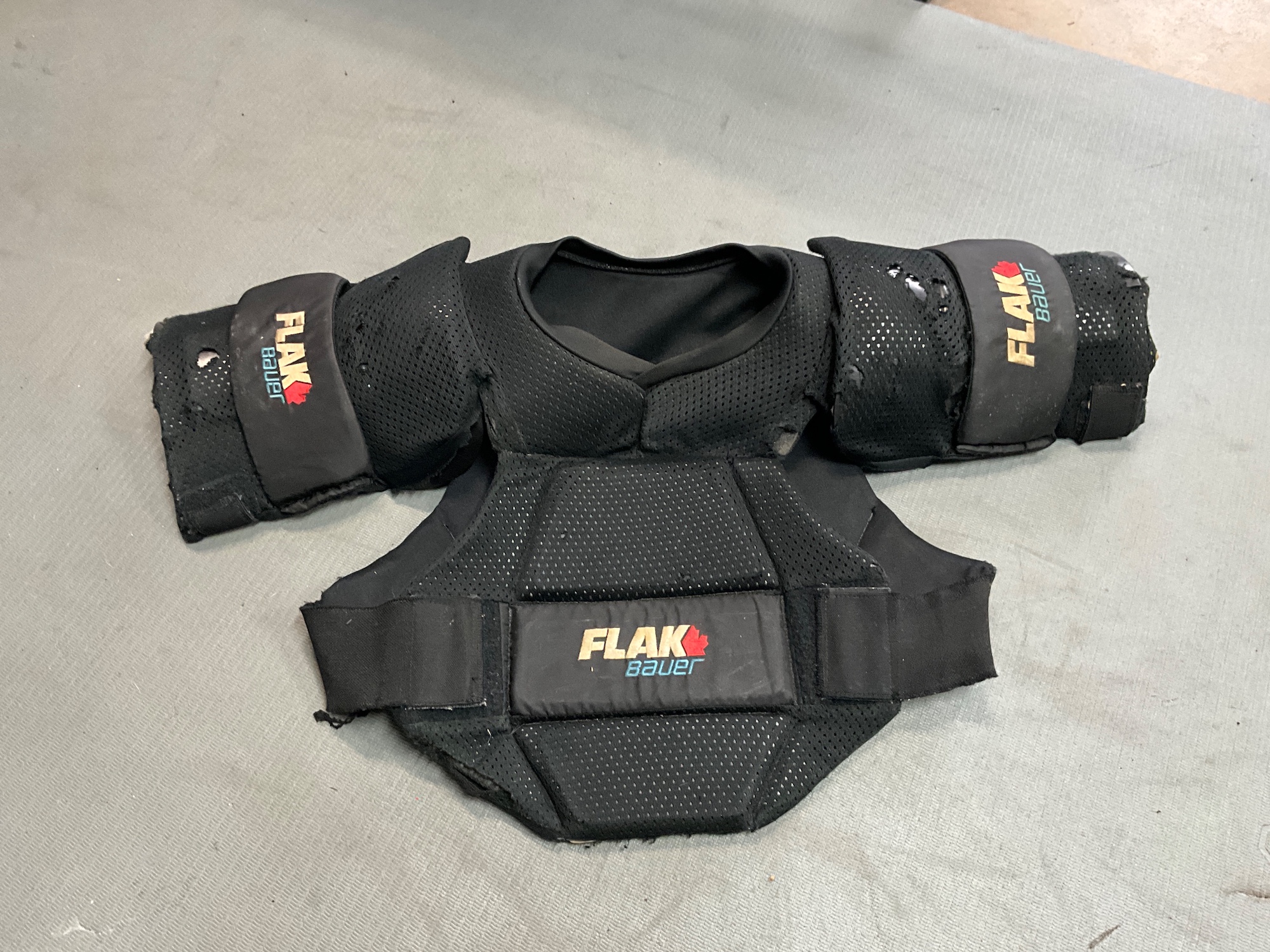 Flak Bauer Shoulder Pads Large Used SidelineSwap