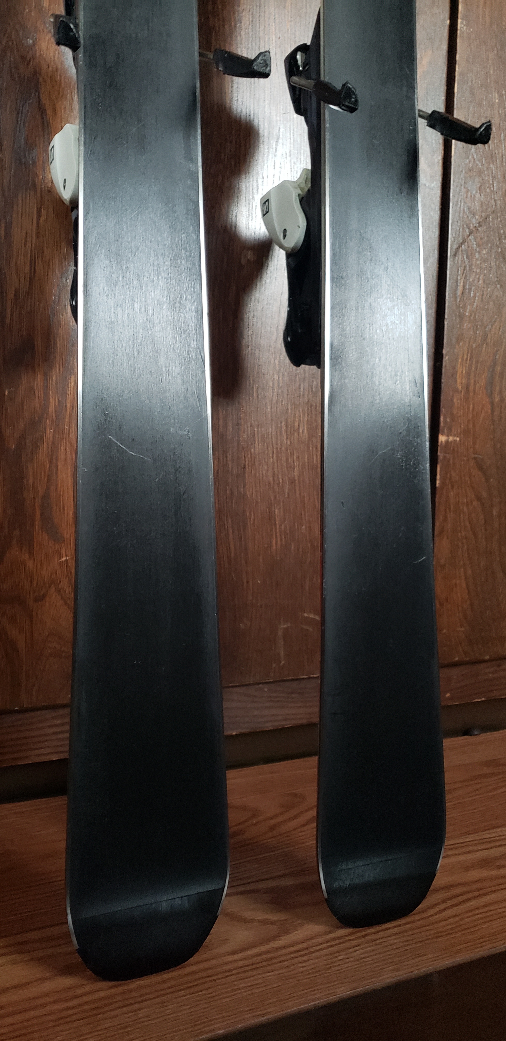 153cm K2 AMP Strike SKIS with SALOMON L10 (EASY TO ADJUST) BINDINGS