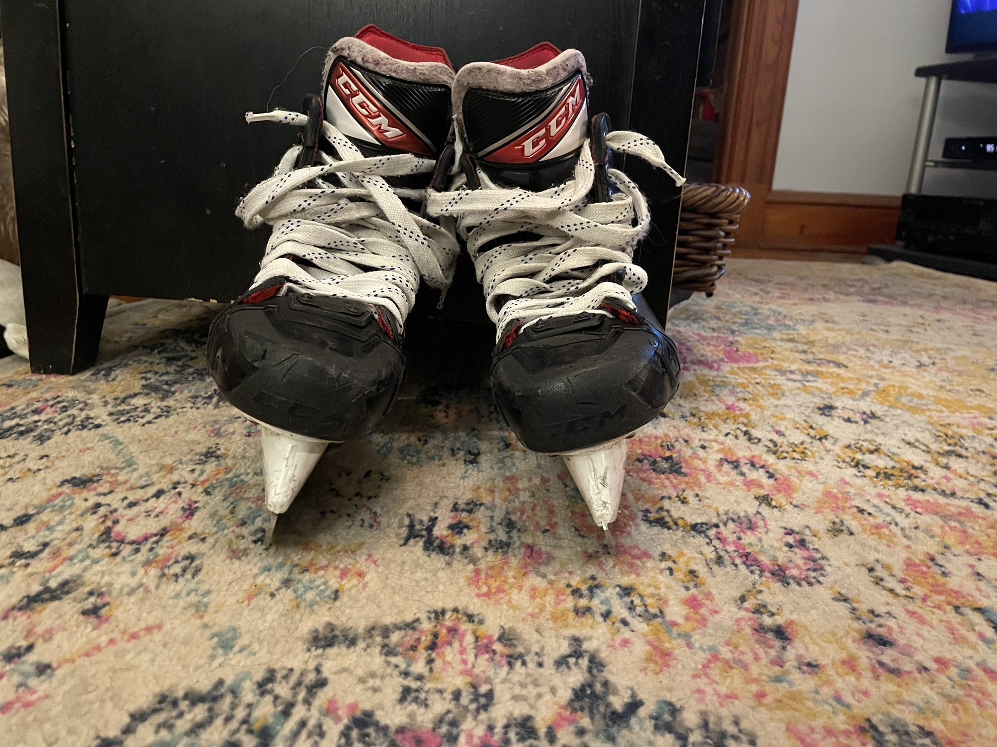 CCM FT4 Pro Hockey Skates Size 8 Regular Fit SidelineSwap