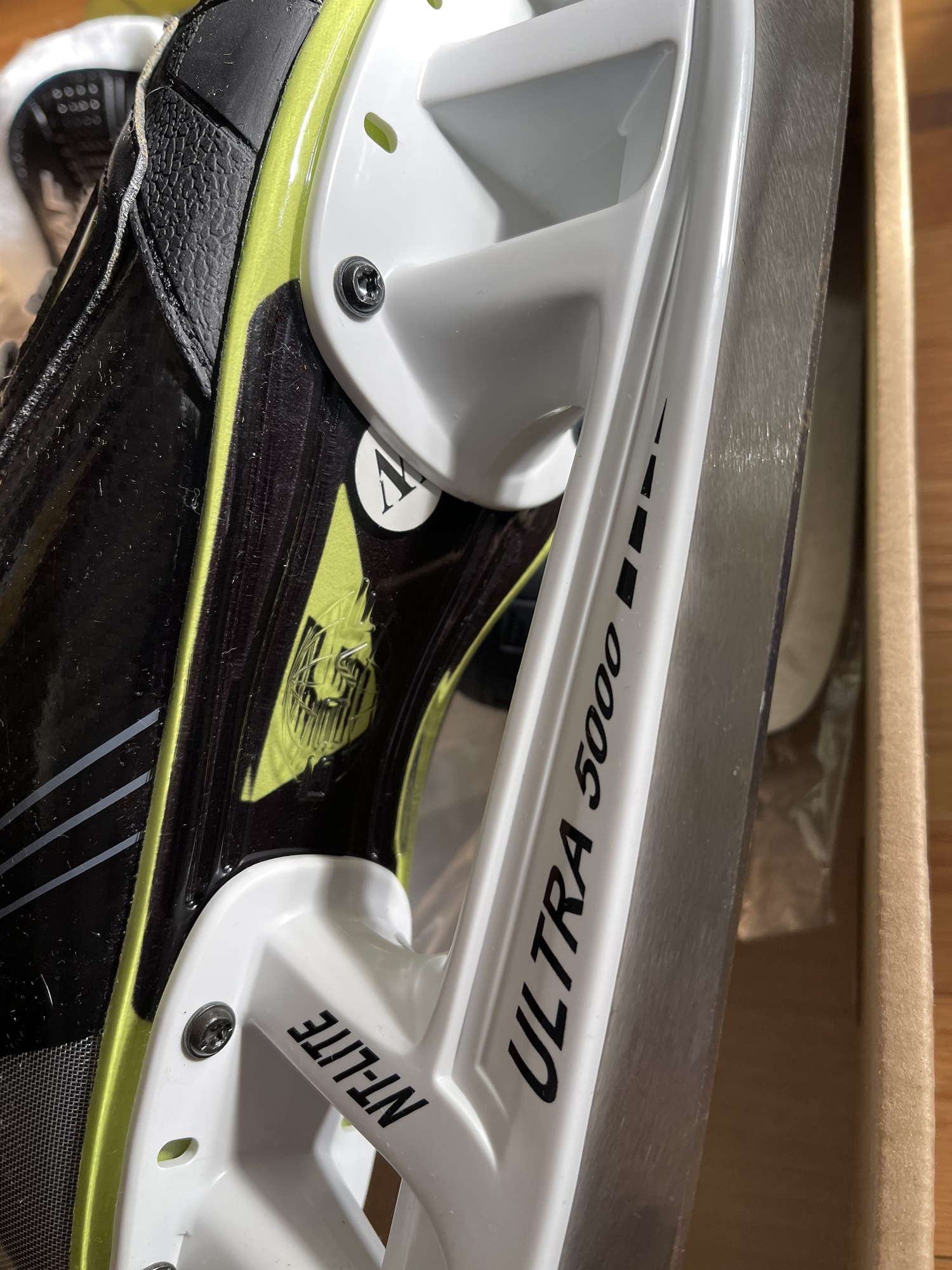 Used Graf Wide Width 8 Ultra G9035 Hockey Skates SidelineSwap