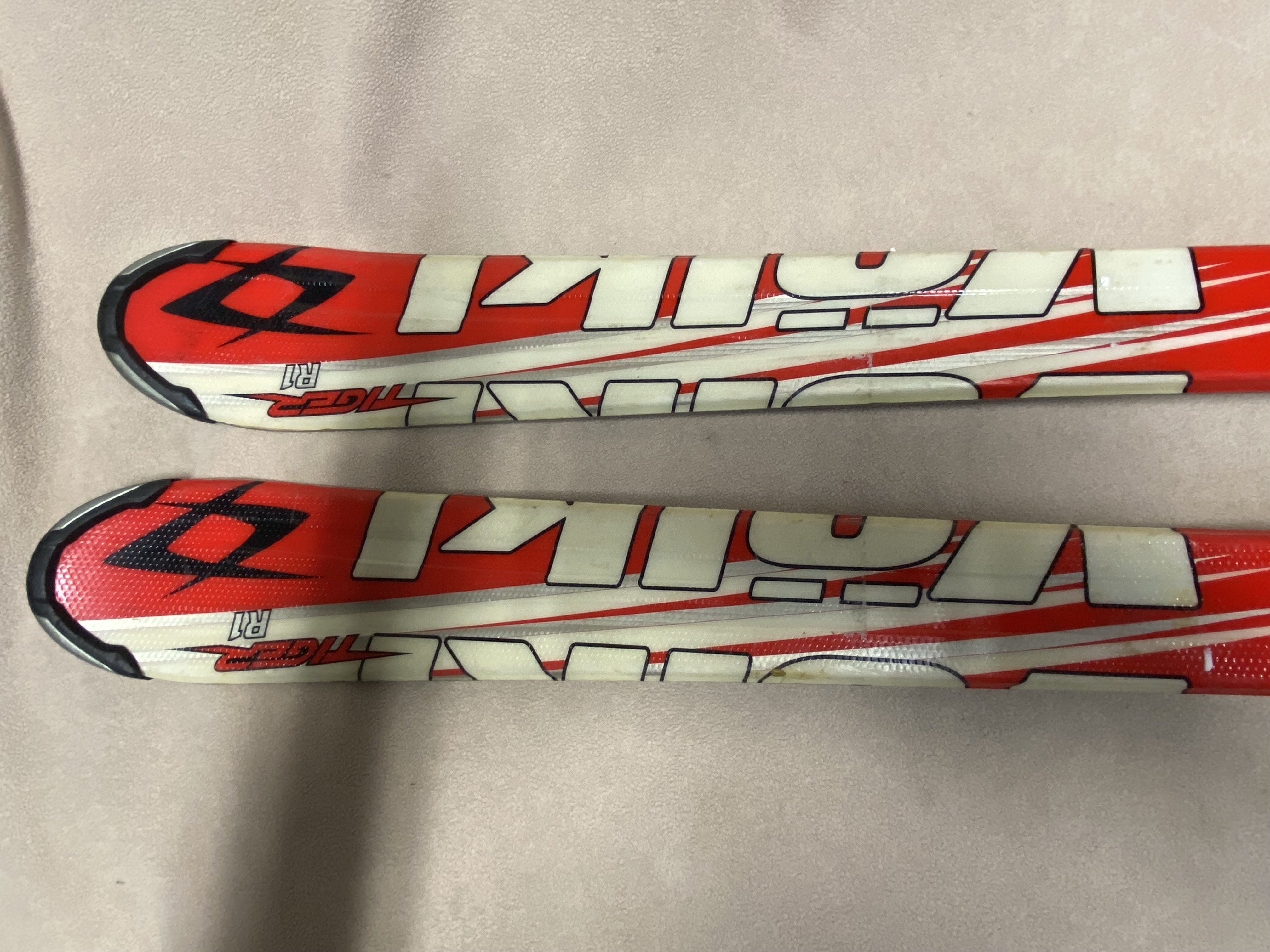 Used Unisex Volkl 142 cm All Mountain Tiger R1 Skis With