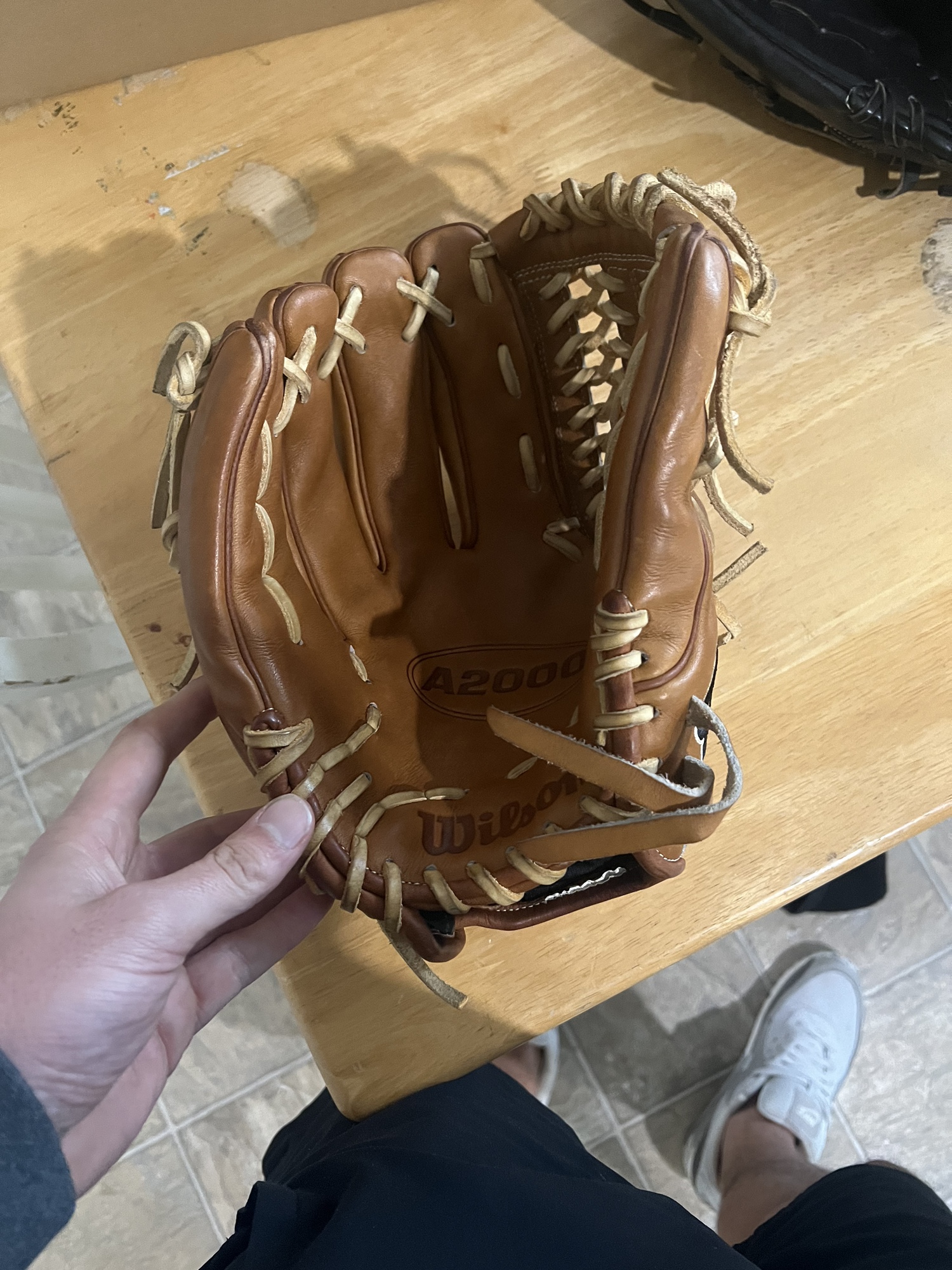 New 2023 Left Hand Throw 11.75" A2000 Baseball Glove SidelineSwap