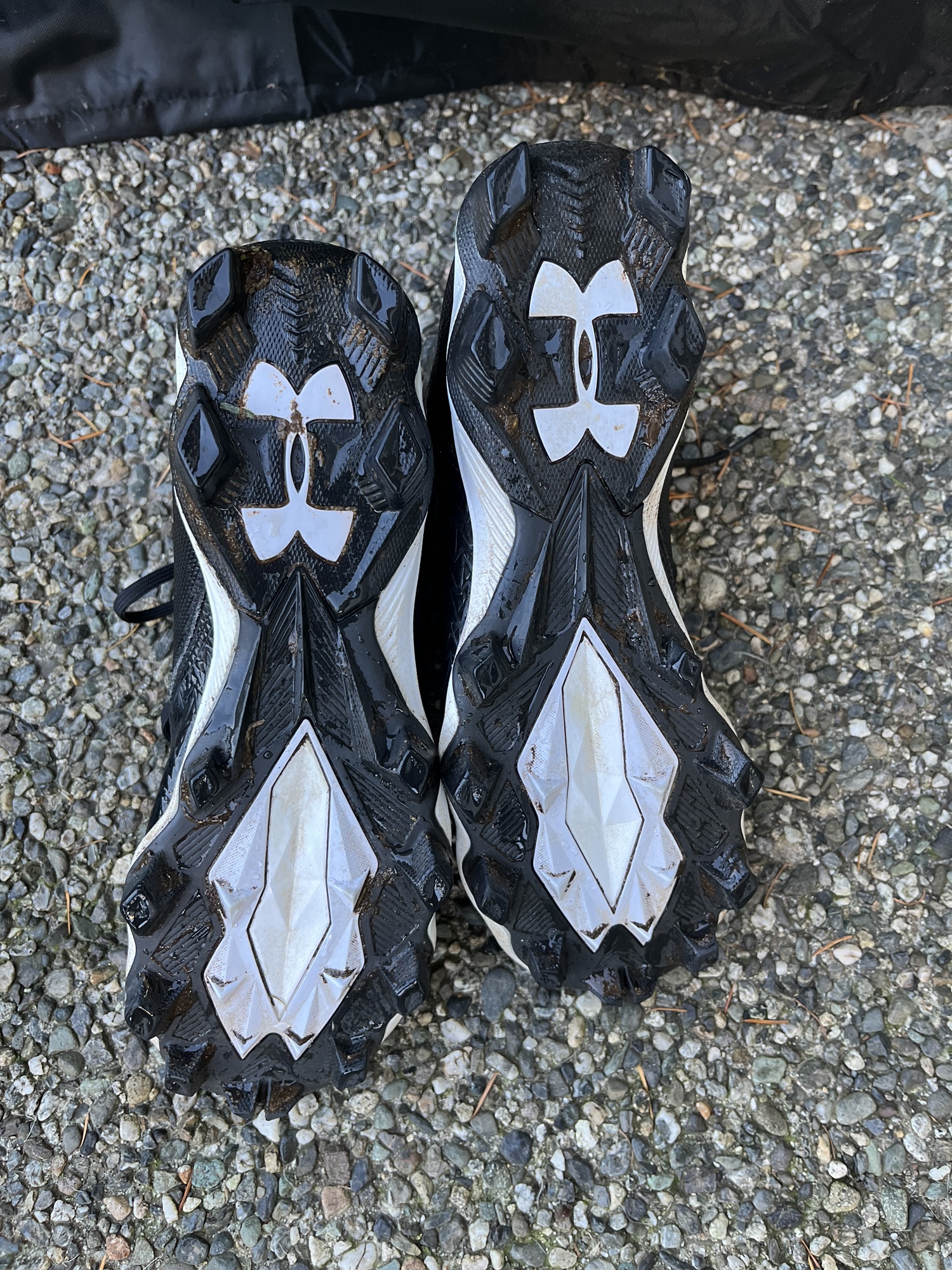 under armor women's cleats