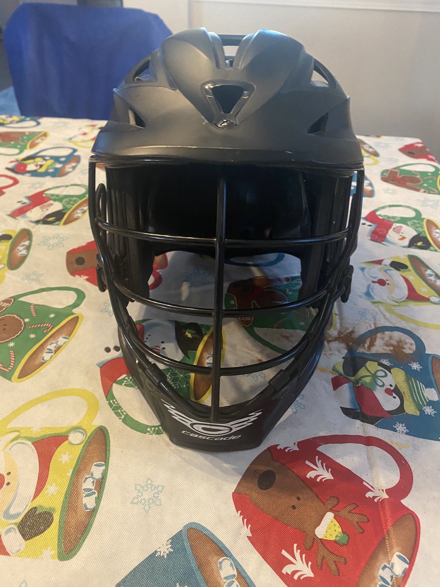 Used Player's Cascade R Helmet SidelineSwap