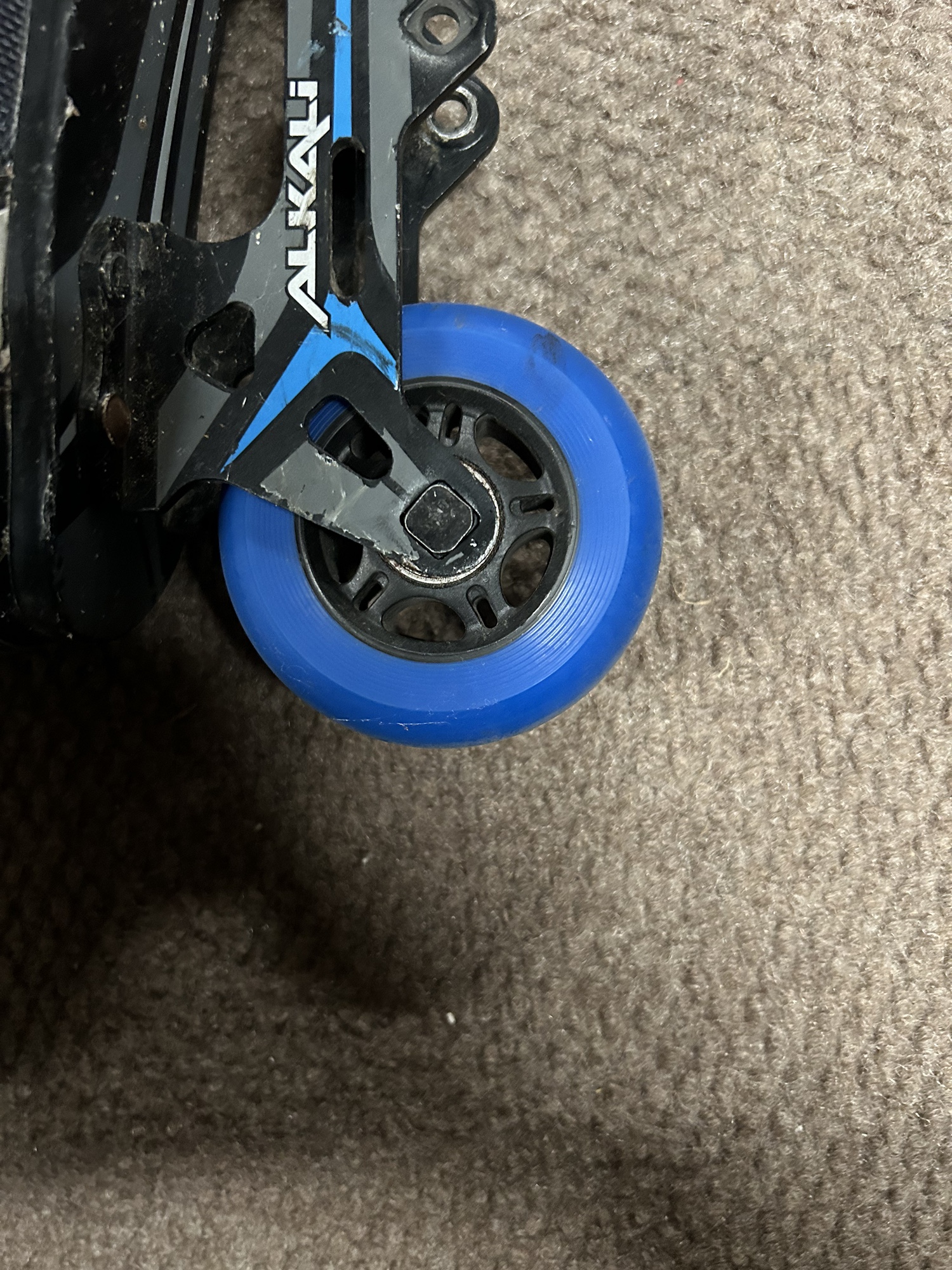 Hockey roller blades SidelineSwap