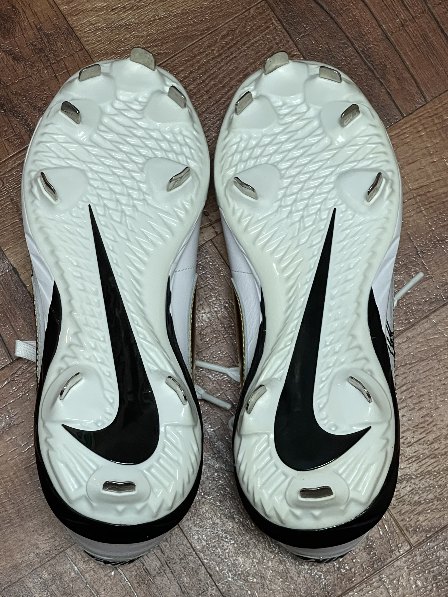 cortez baseball cleats