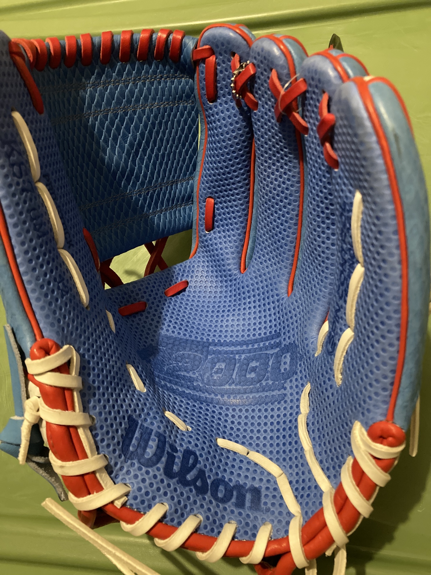 2022 Infield 12" A2000 Softball Glove SidelineSwap