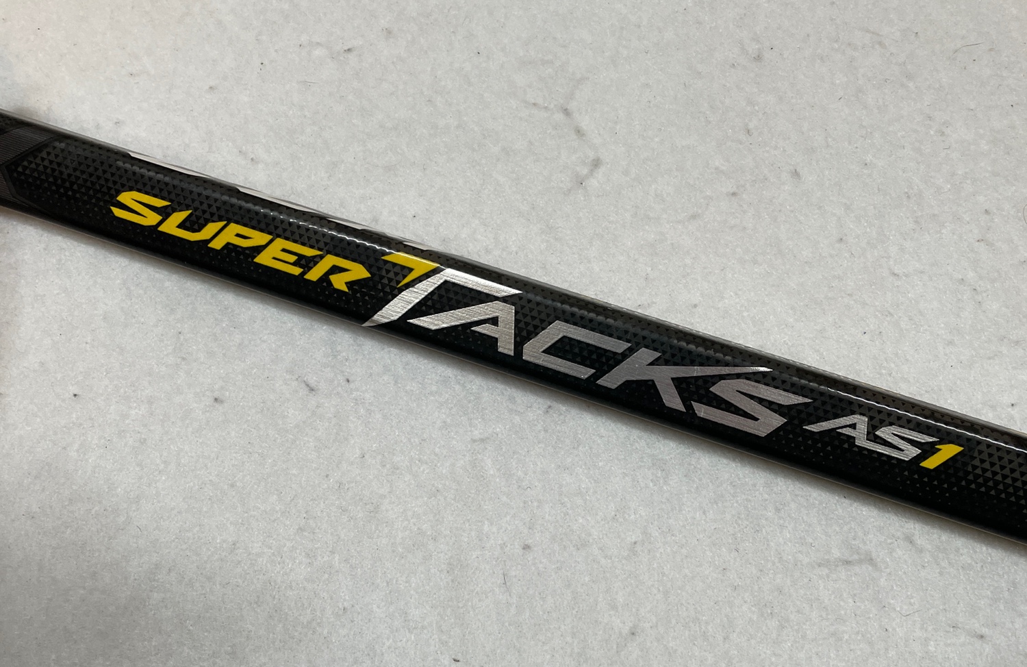 NEW CCM Super Tacks AS1 Stick 85 Flex P40 Left Hand SidelineSwap