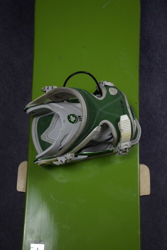 BURTON FLUID SNOWBOARD SIZE 154 CM WITH FLOW LARGE BINDINGS