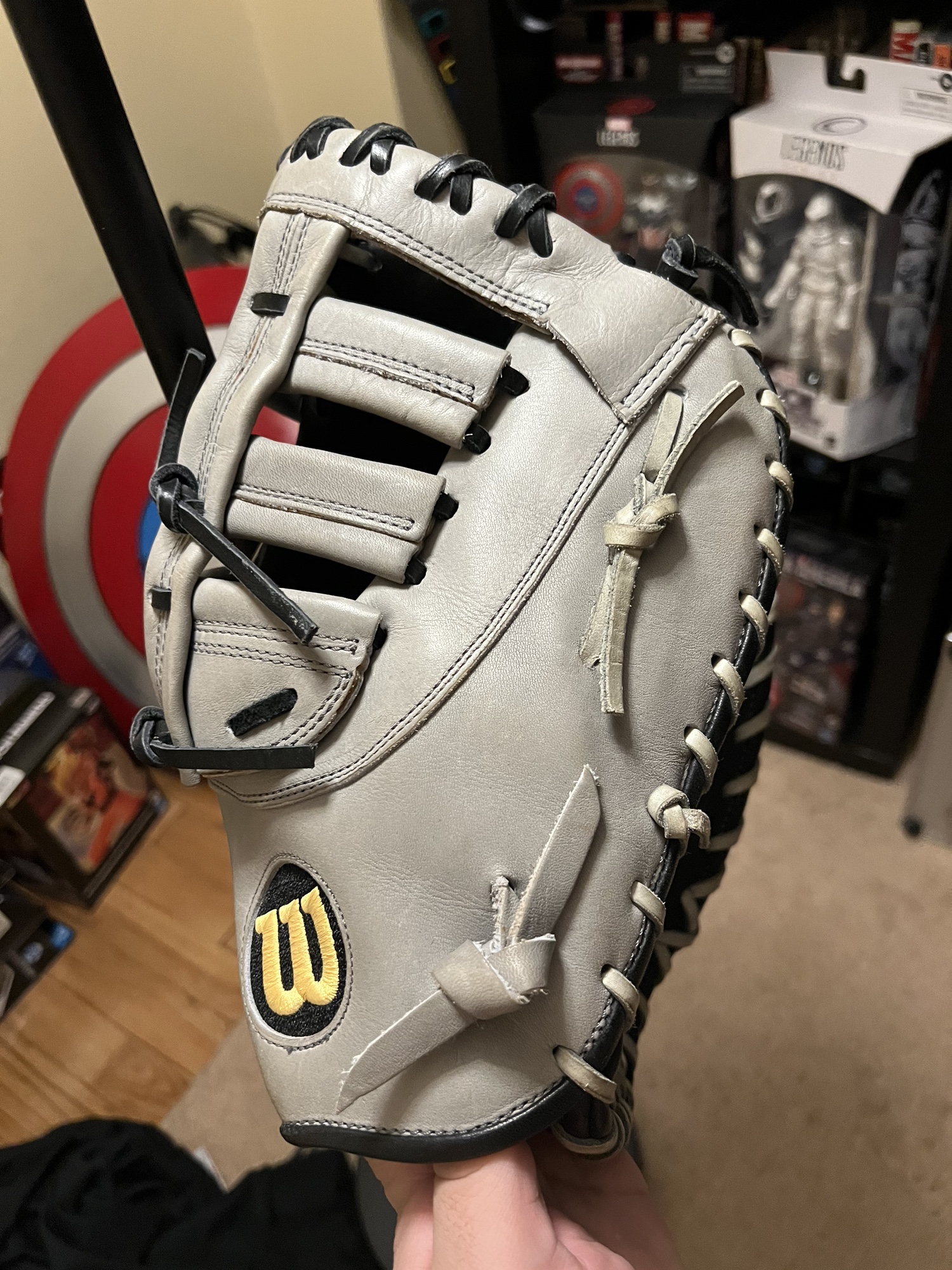 12 inch A2000 First Baseman glove SidelineSwap