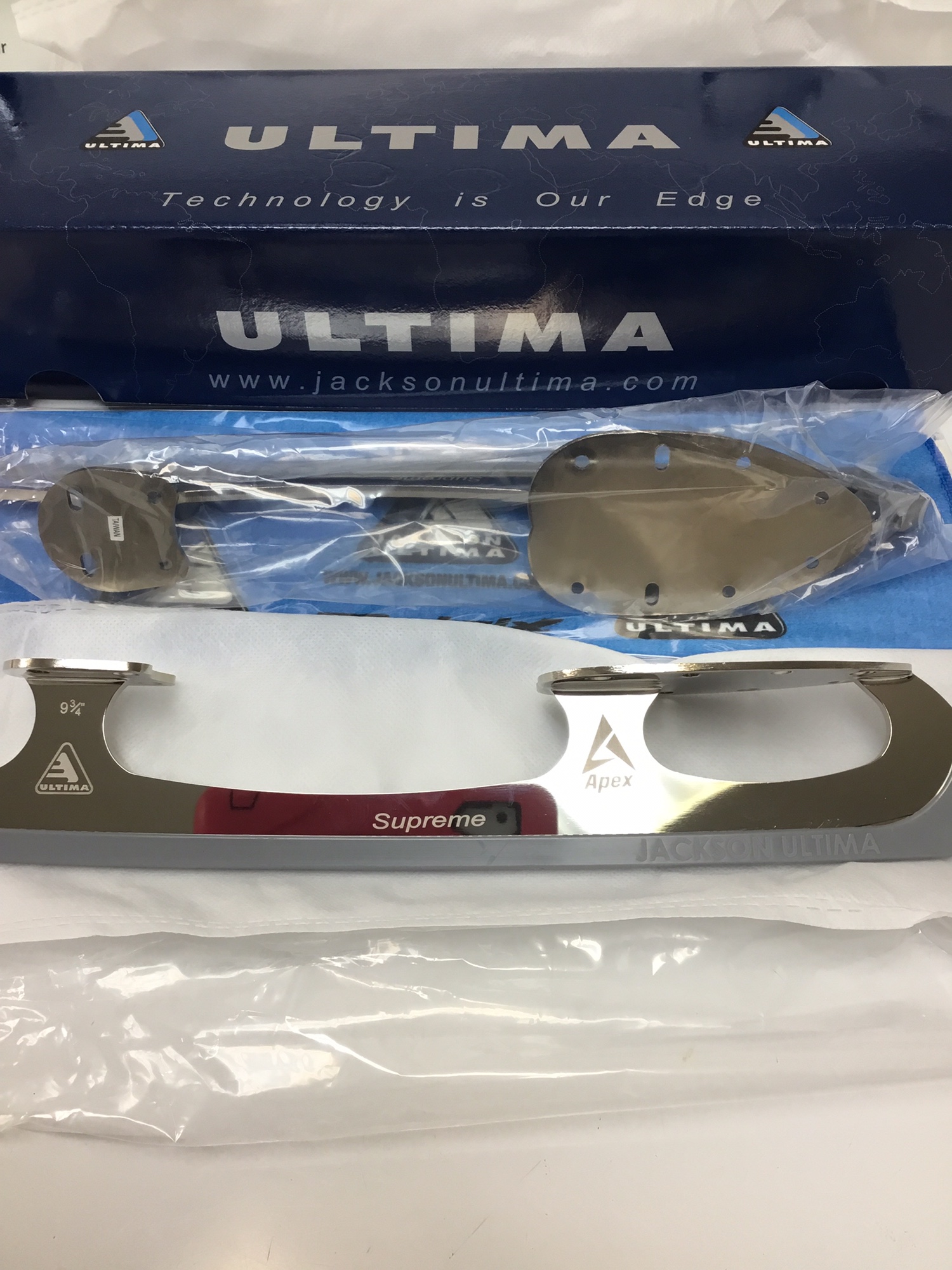 New Ultima Apex Supreme 9 3/4” Figure Blade SidelineSwap