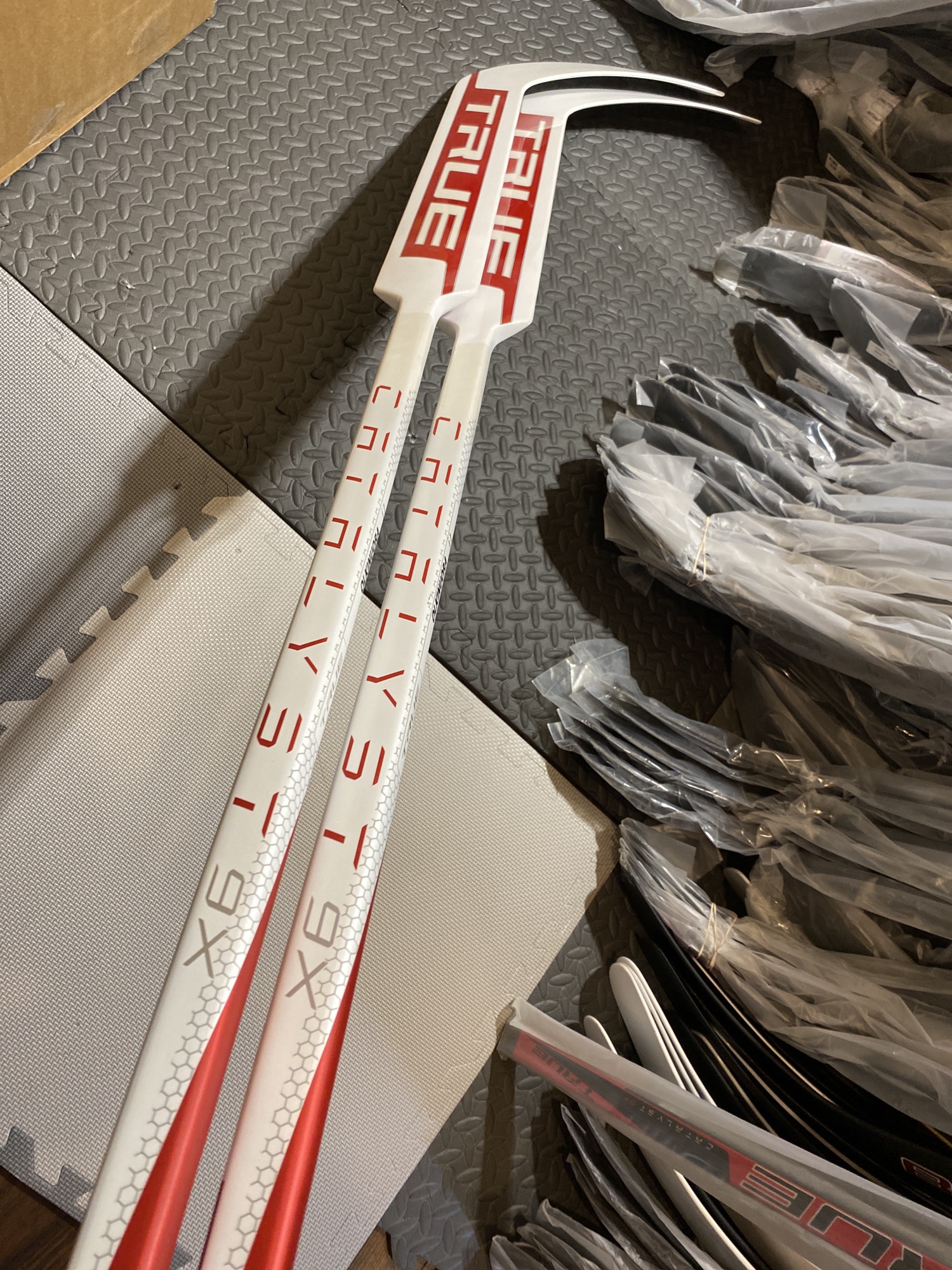 1x New True Catalyst 9X Goalie