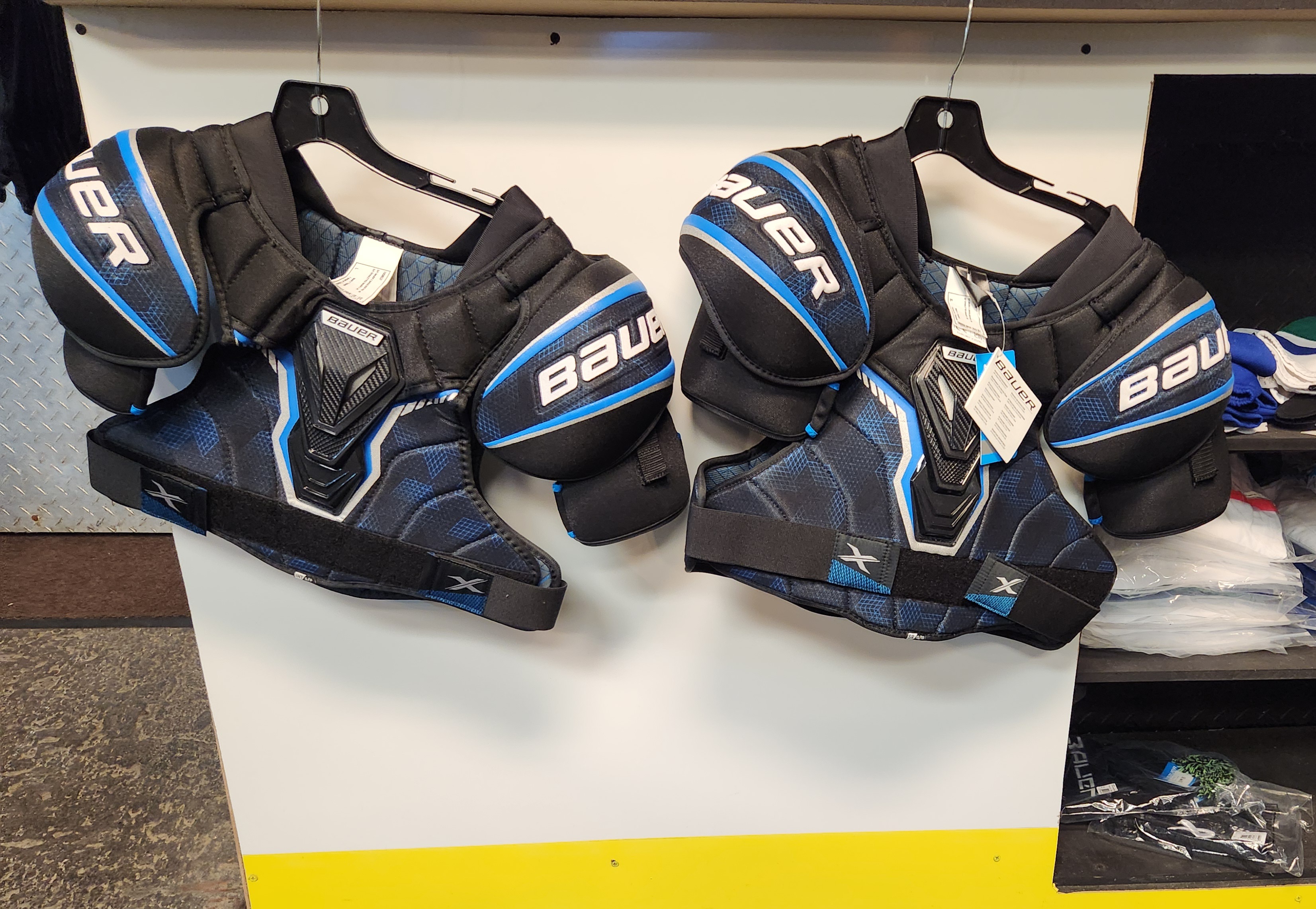 Youth New Large/Extra Large Bauer bauer x Shoulder Pads SidelineSwap