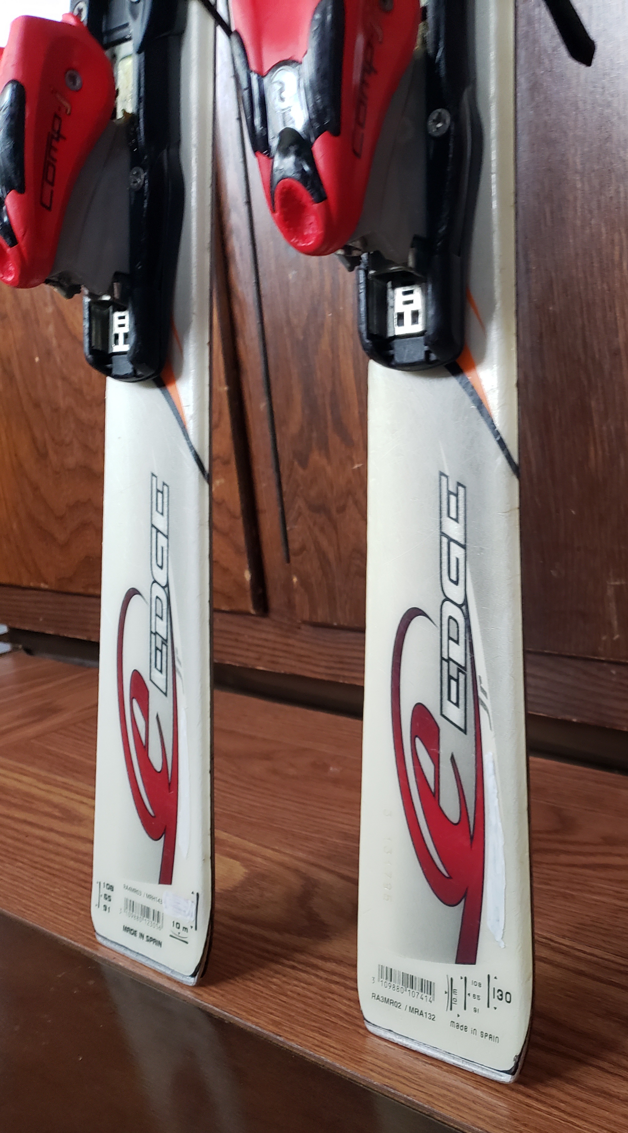 JUNIOR 130cm ROSSIGNOL EDGE SKIS with ROSSIGNOL COMP J BINDINGS *USED