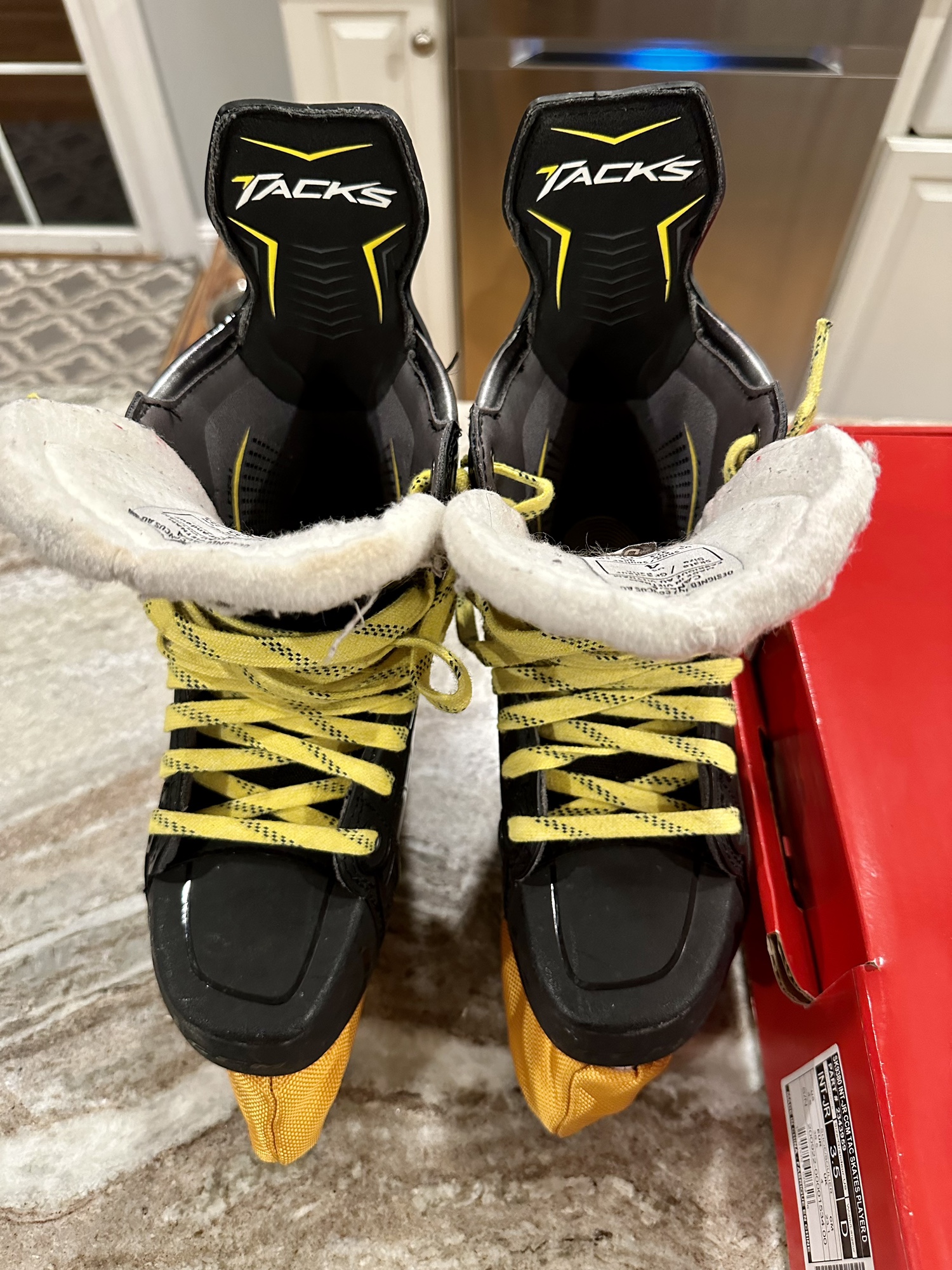 CCM Tacks 9090 Hockey Skates 4 SidelineSwap