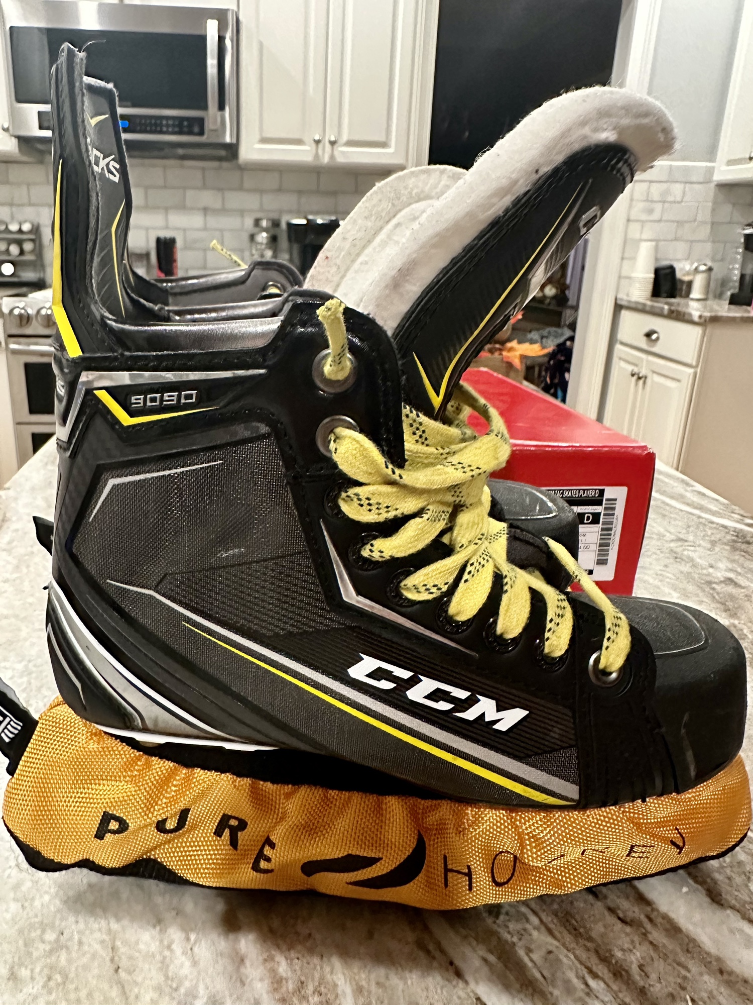 CCM Tacks 9090 Hockey Skates 4 SidelineSwap