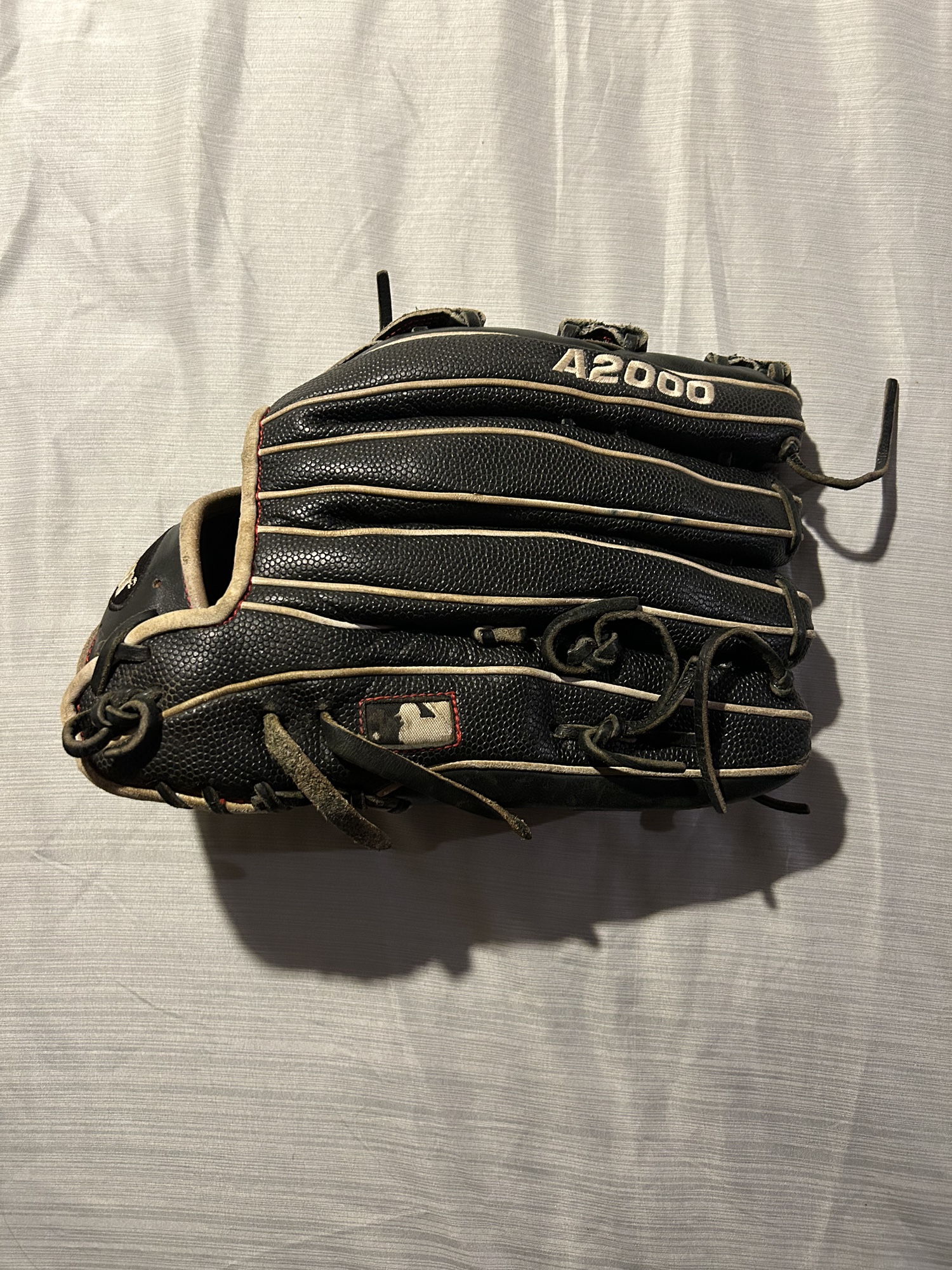 Wilson A2000 Outfield Glove Left Handed SidelineSwap