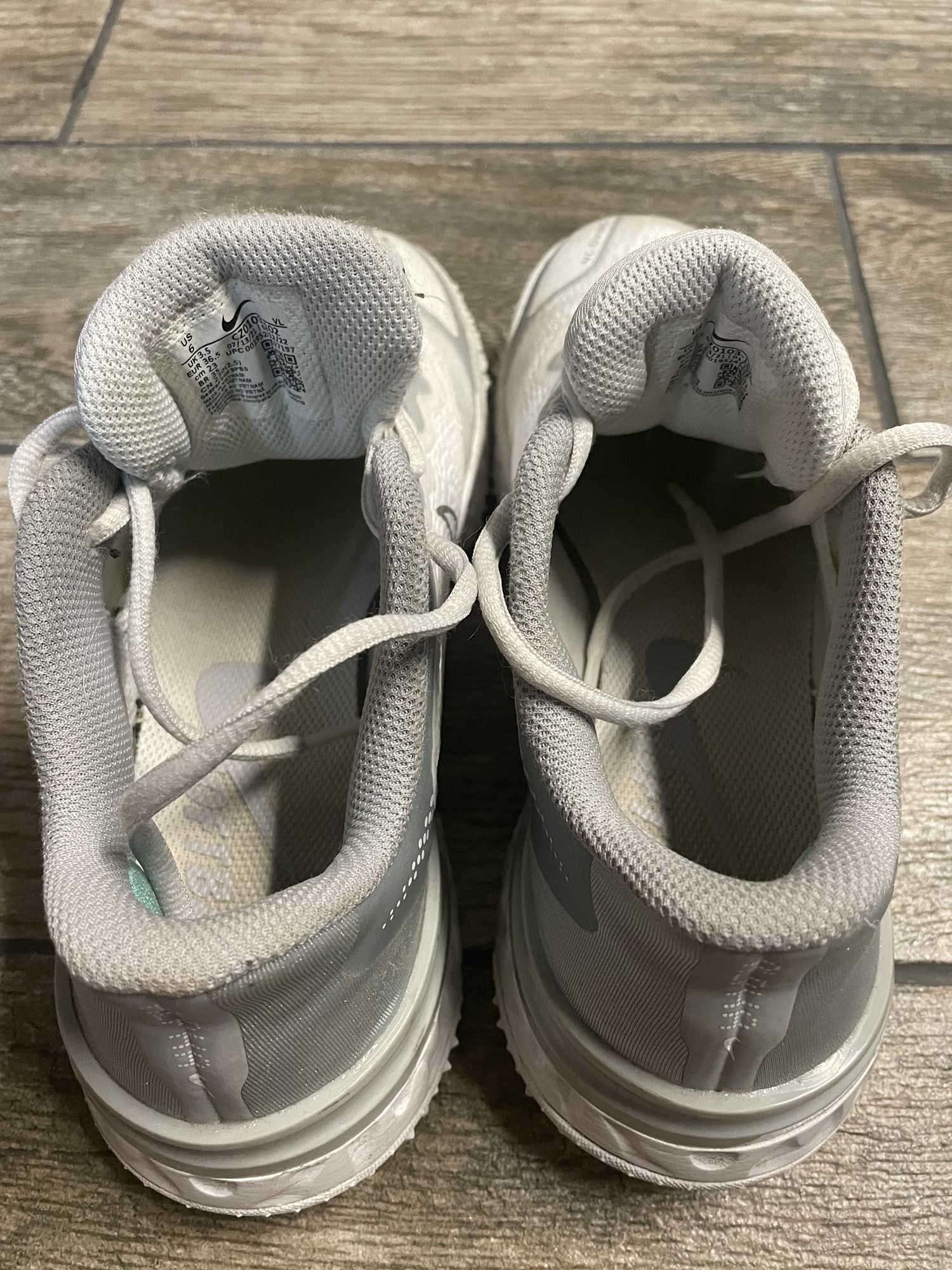 size 8 women's baseball & softball shoes