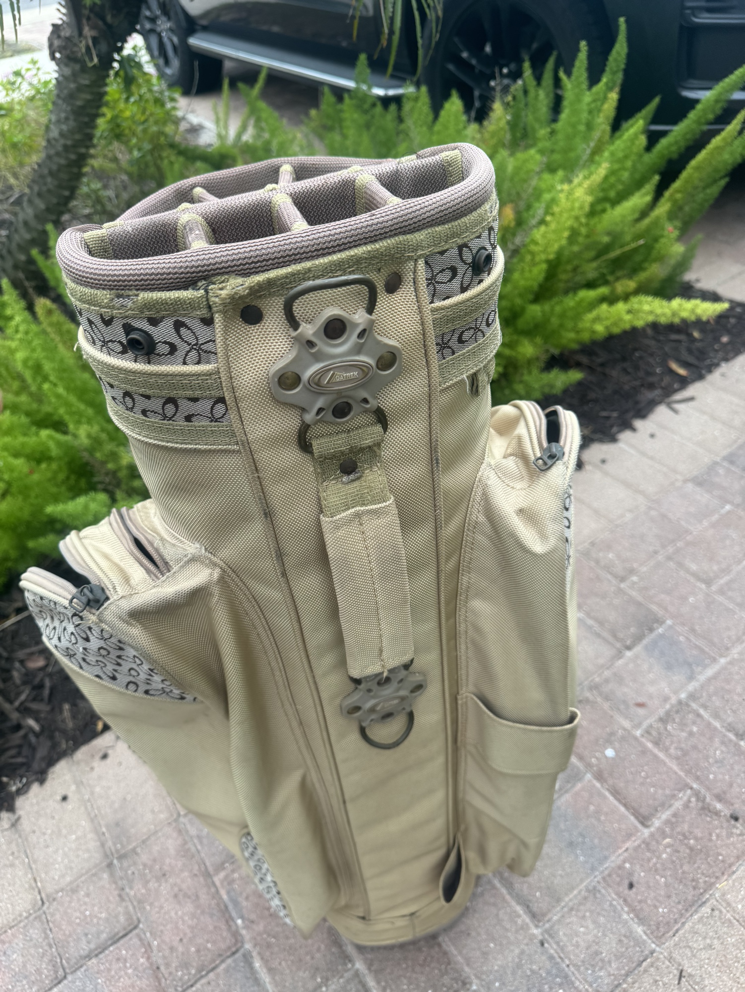 Ladies Golf Cart Bag By Datrek , with individual club dividers and rain