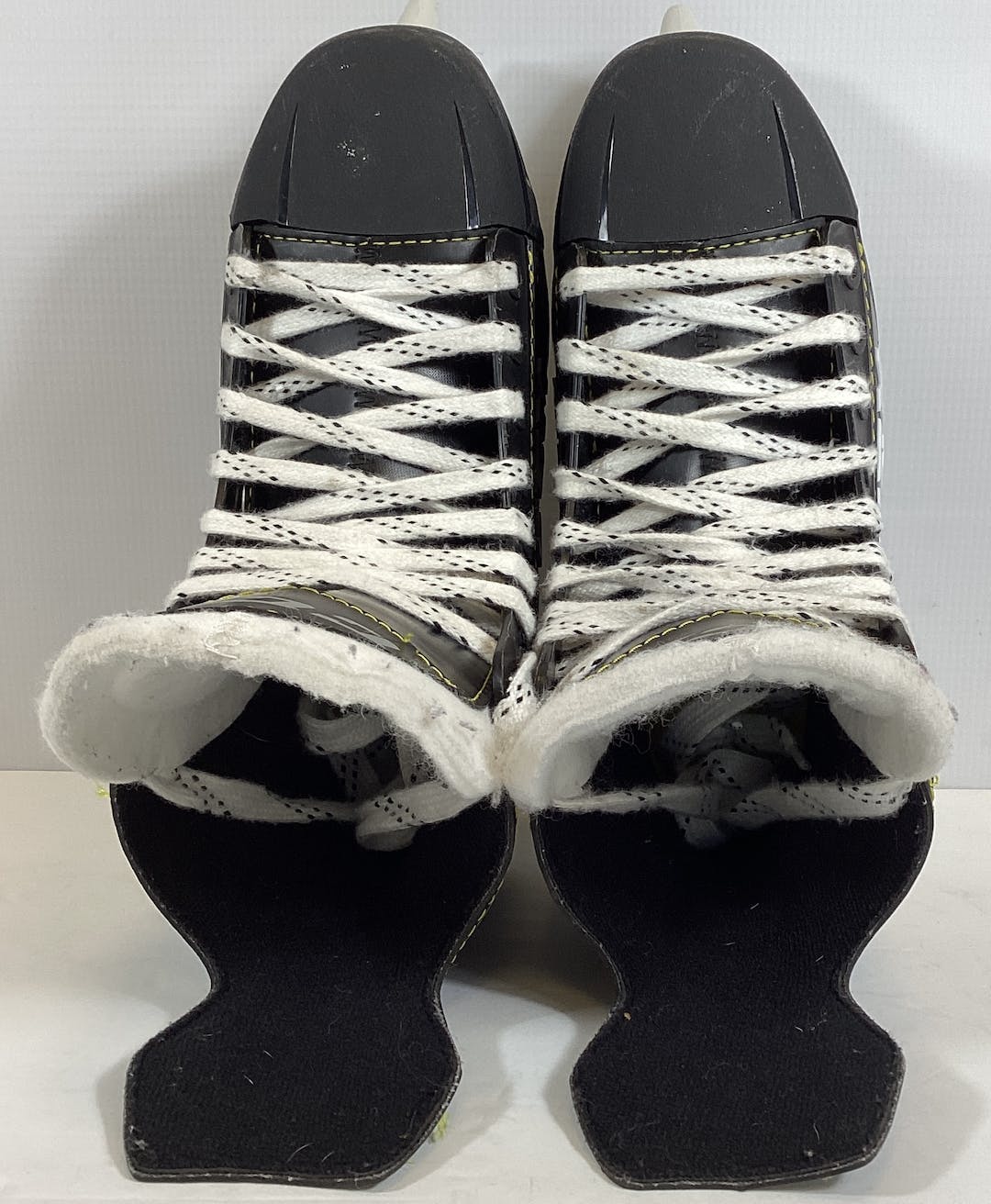 Used Ccm Super Tacks 9350 Senior 4 Ice Hockey Skates SidelineSwap