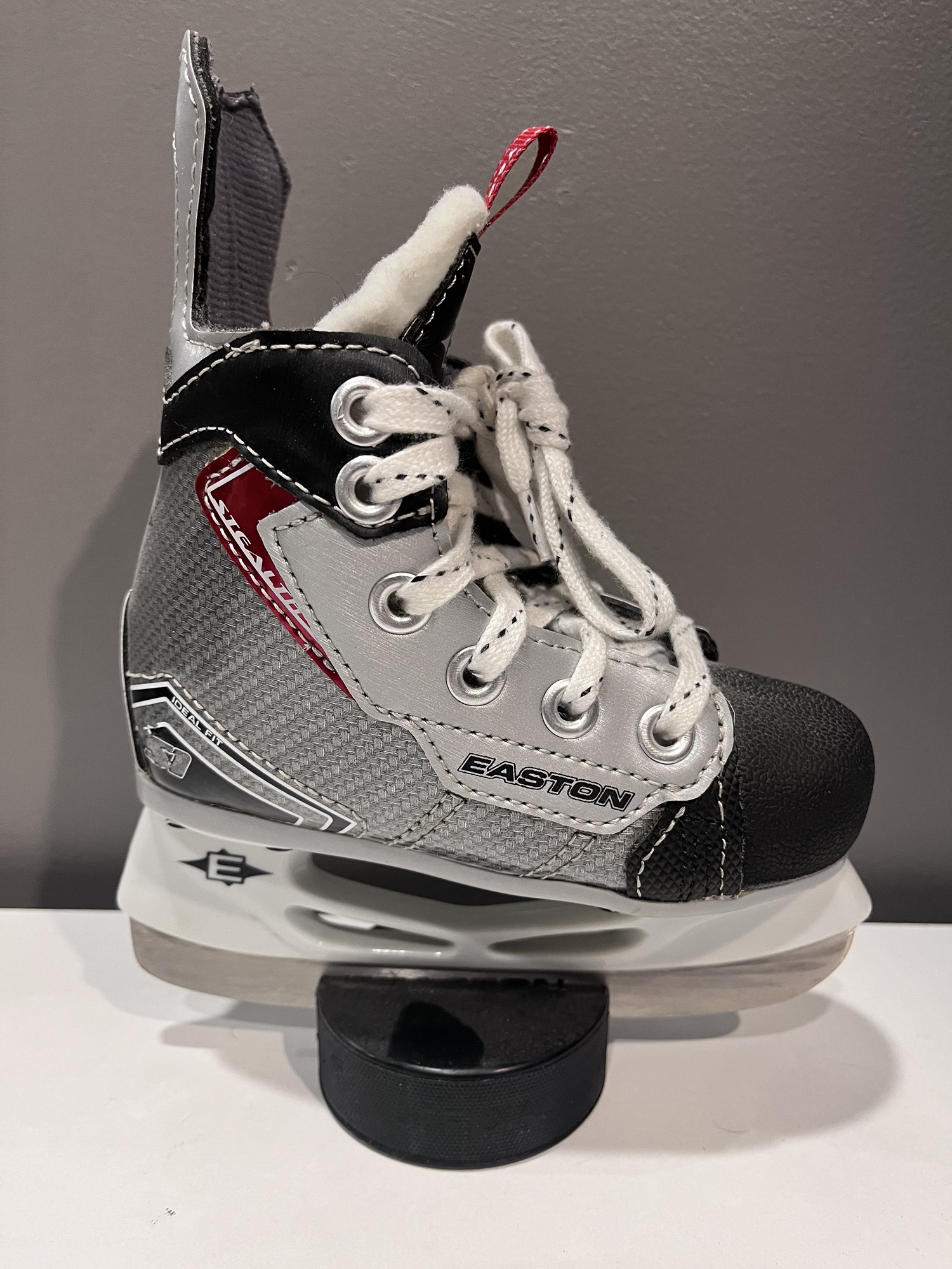 Hockey skate pencil holder SidelineSwap