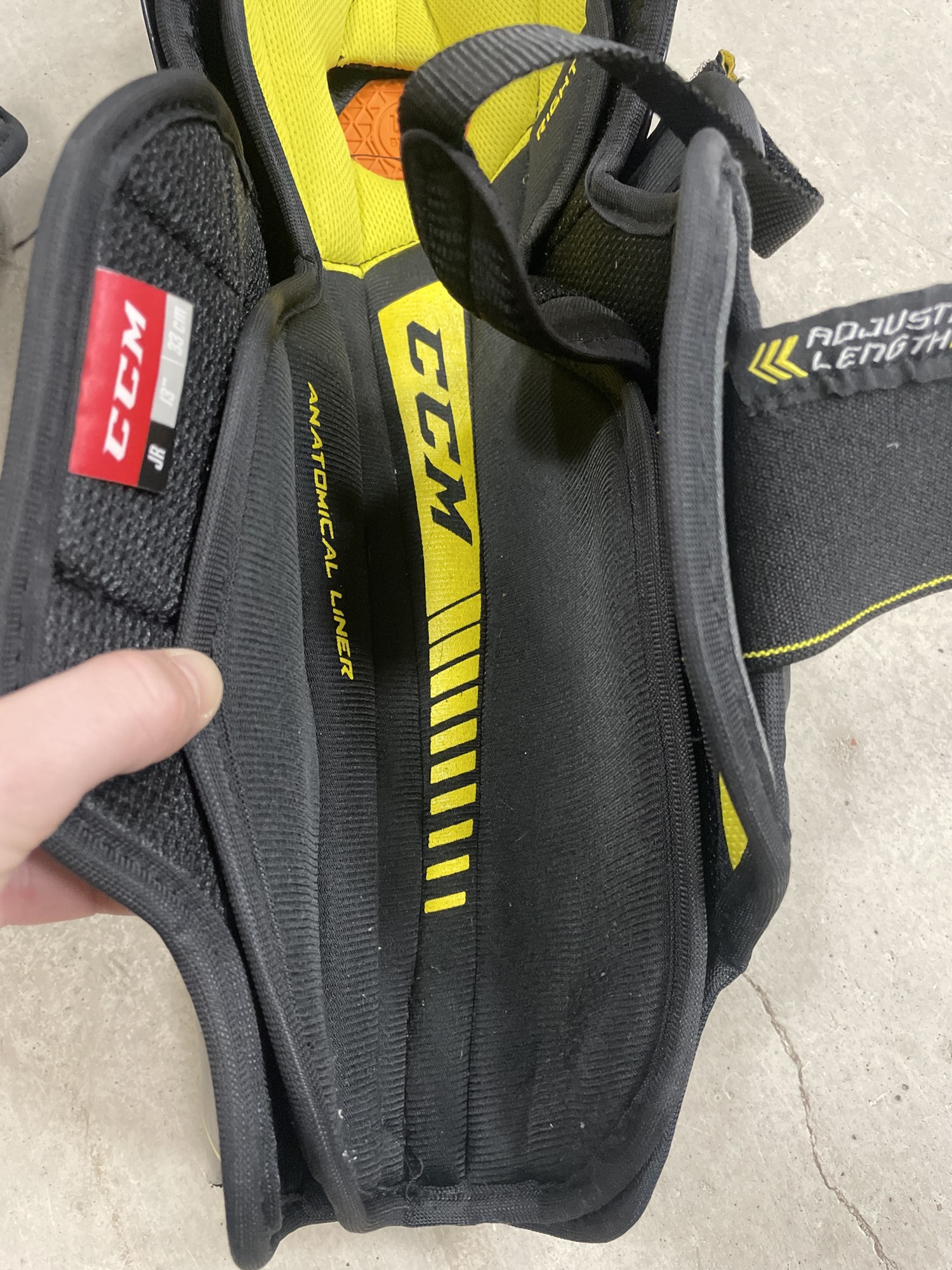 Junior Used CCM Tacks 9080 Shin Pads 13" SidelineSwap
