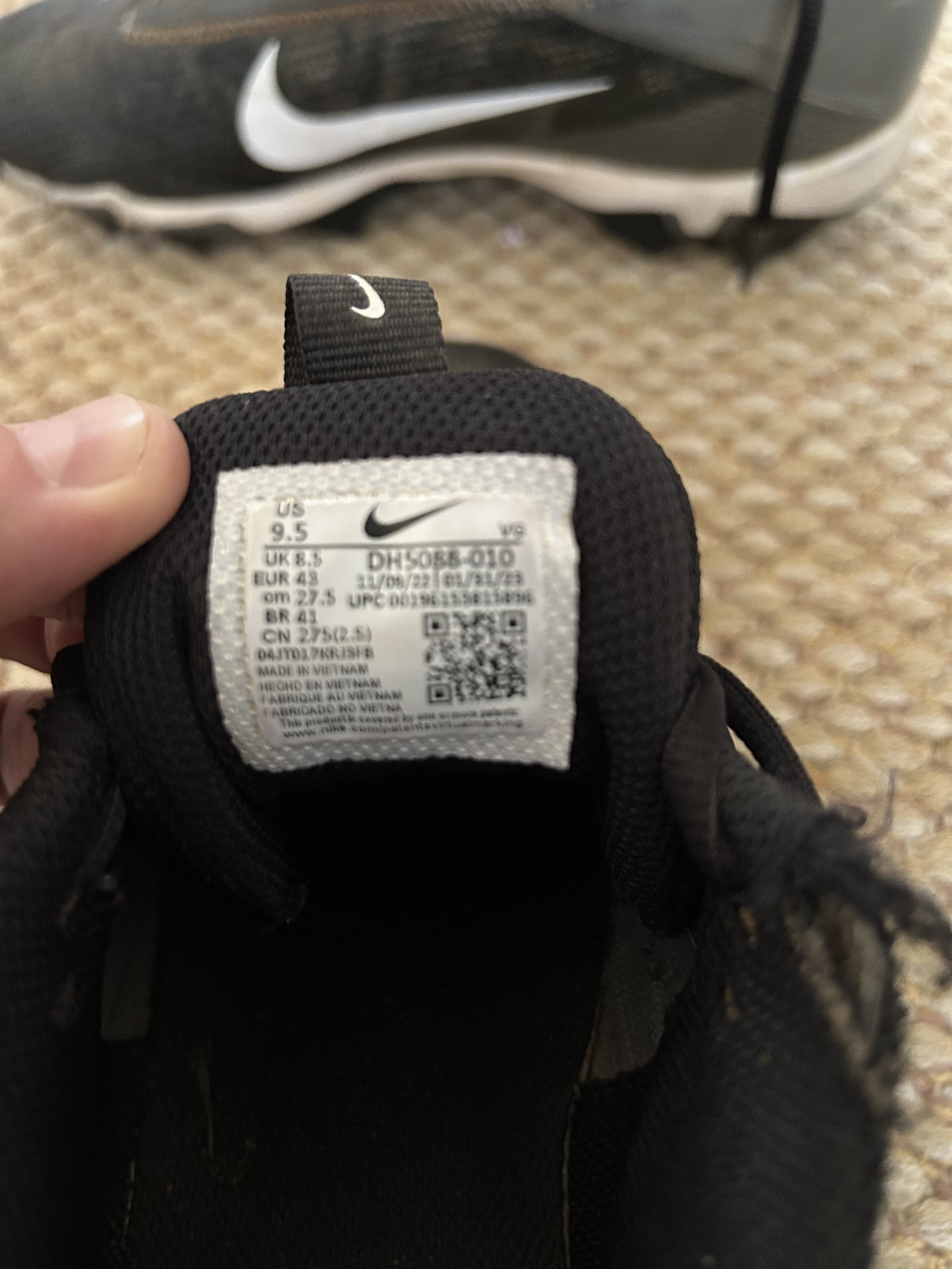 nike alpha low top cleats