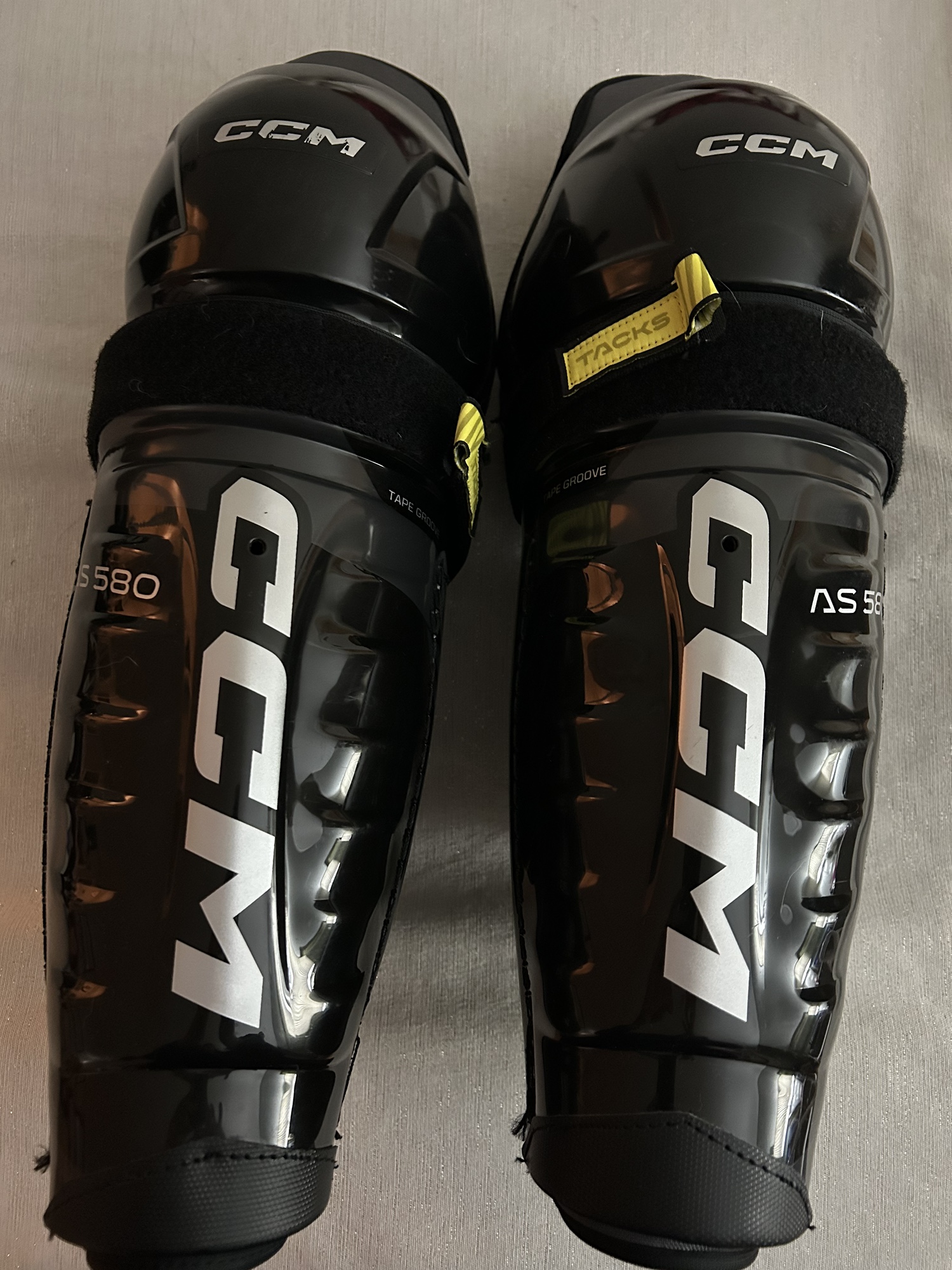 CCM TACKS AS 580 SR 14” SHIN GUARDS LIKE NEW* SidelineSwap