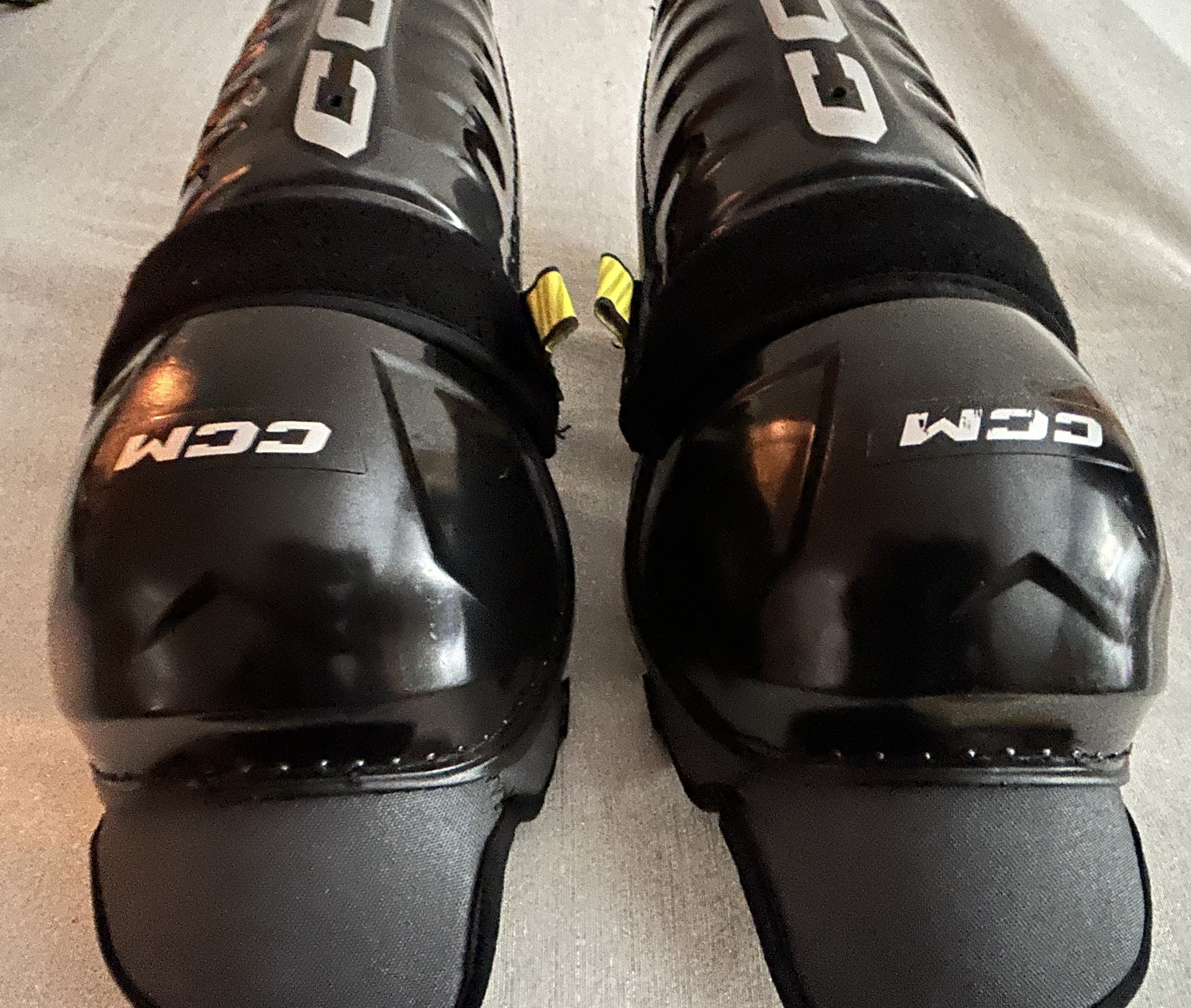 CCM TACKS AS 580 SR 14” SHIN GUARDS LIKE NEW* SidelineSwap