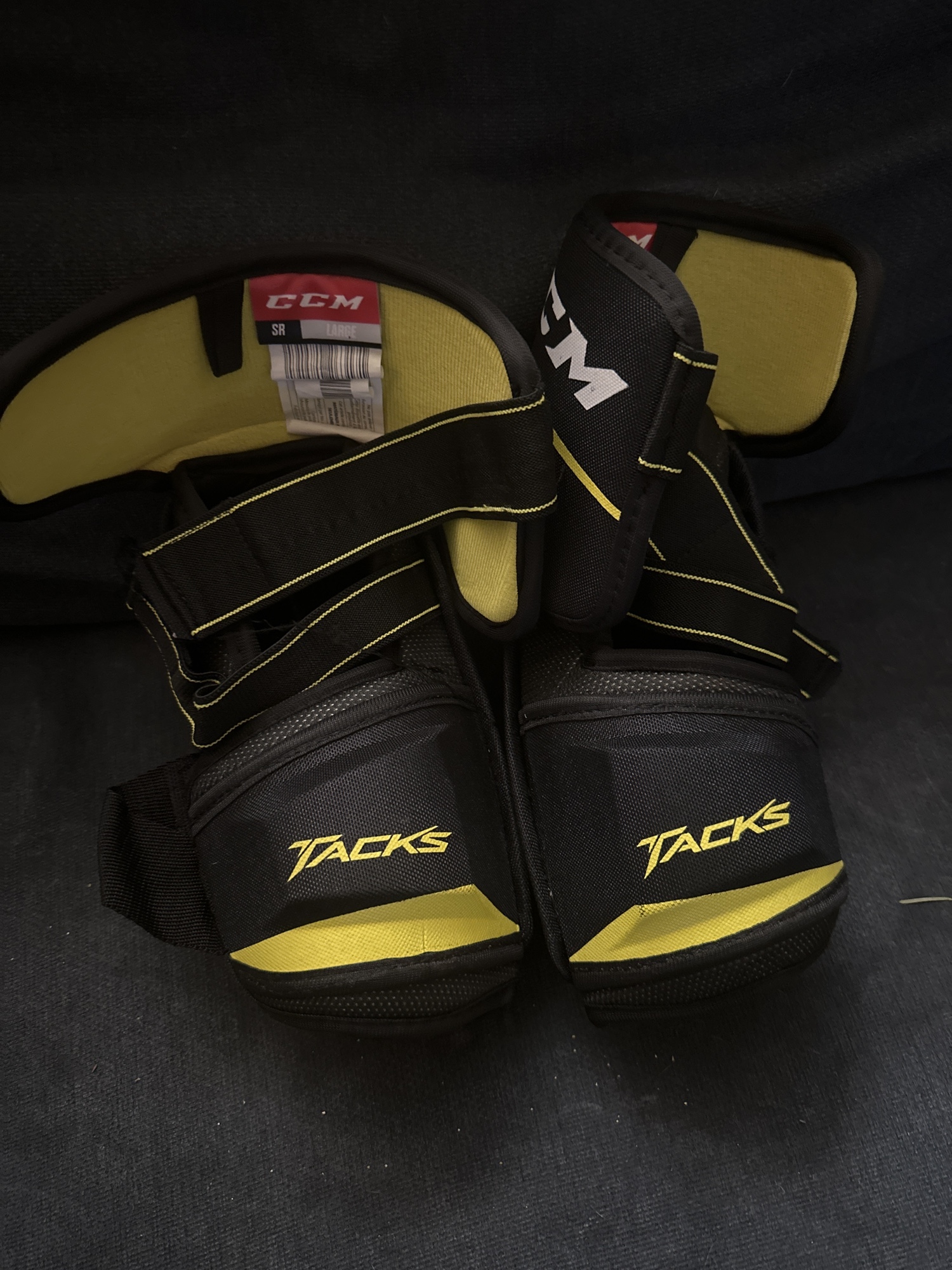 Used Large CCM Tacks 9040 Elbow Pads SidelineSwap