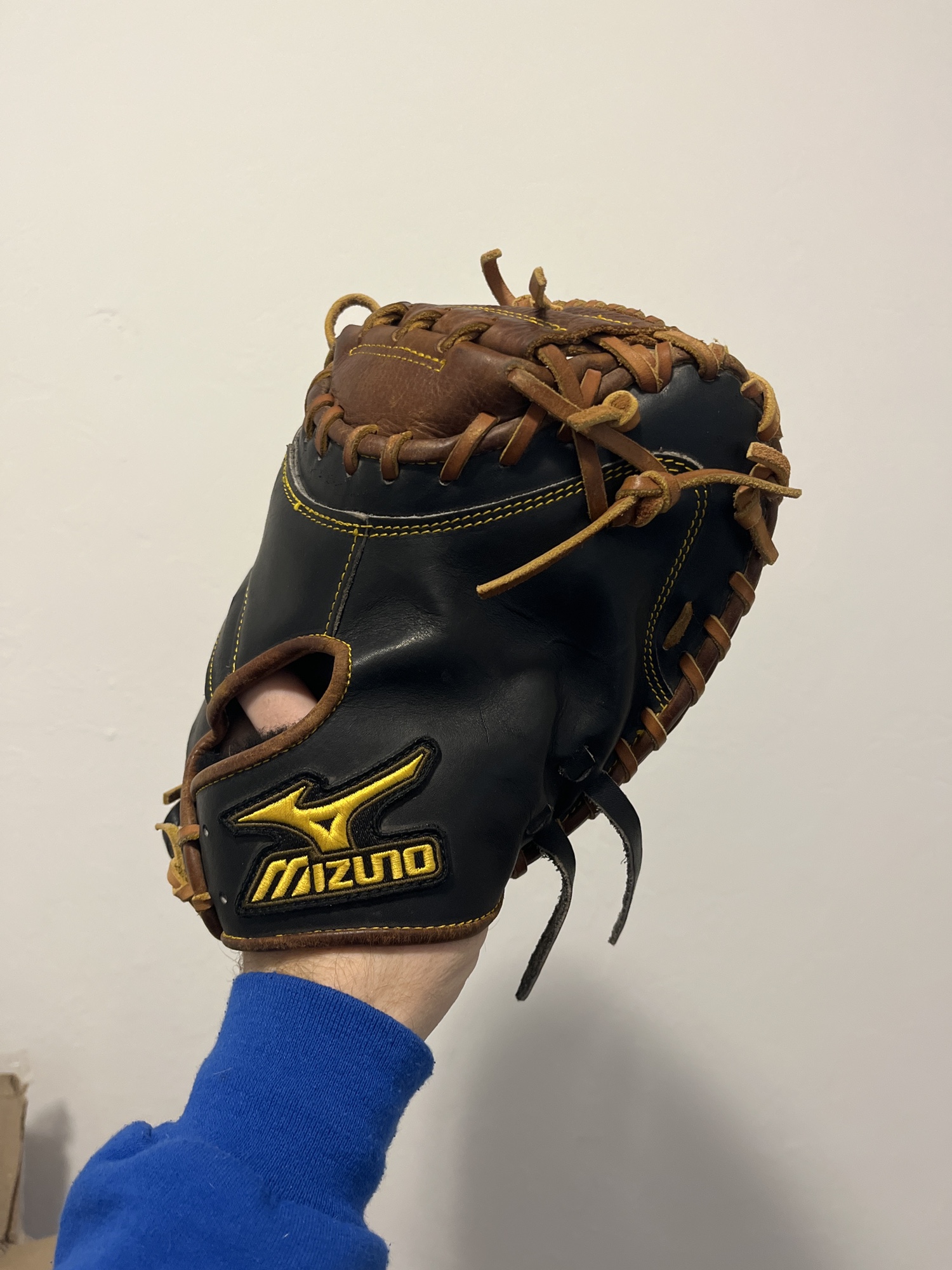 Mizuno classic pro soft 34” catchers mitt baseball glove SidelineSwap