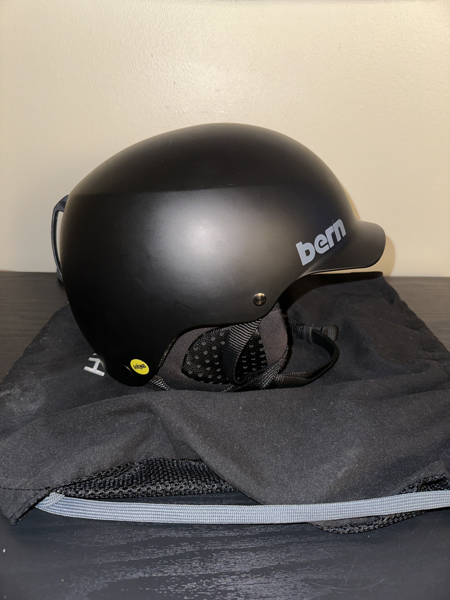 Bern Ski/Snowboard Helmet SidelineSwap