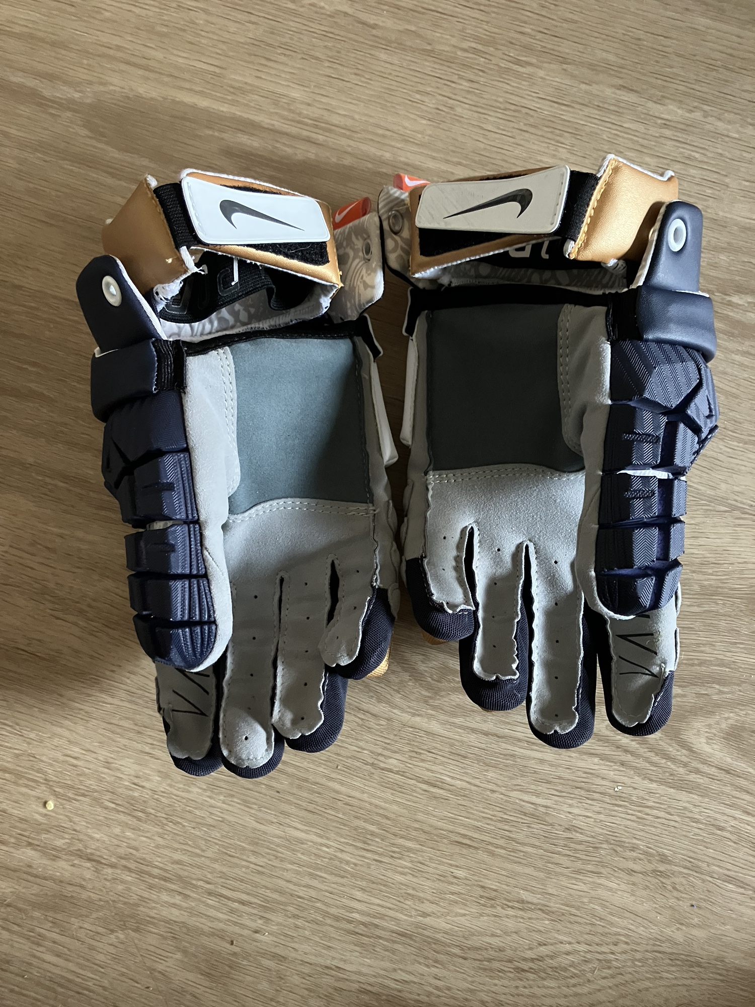 vapor elite lacrosse gloves