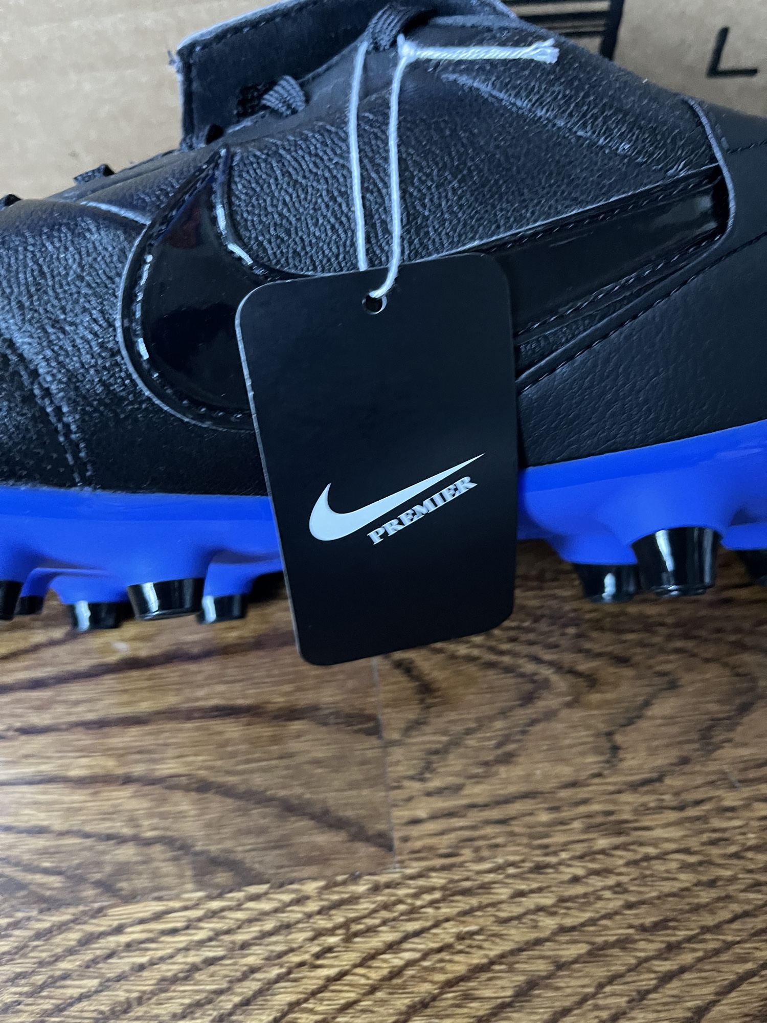 womens soccer cleats size 7.5
