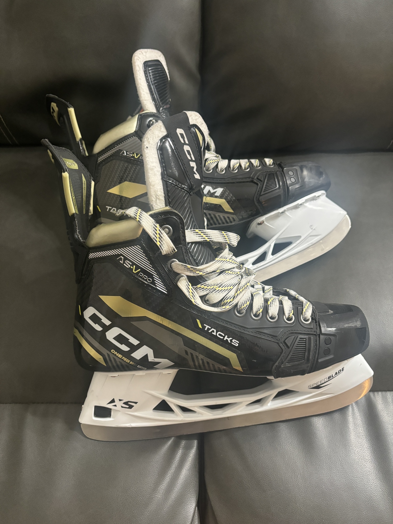 CCM Tacks AS V PRO Ice Hockey Skates *Like New* SidelineSwap