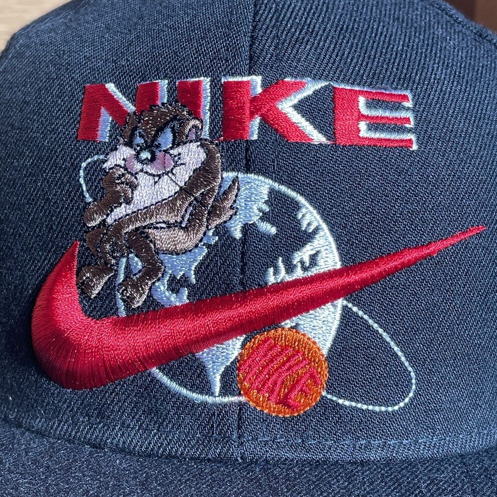 looney tunes nike hat