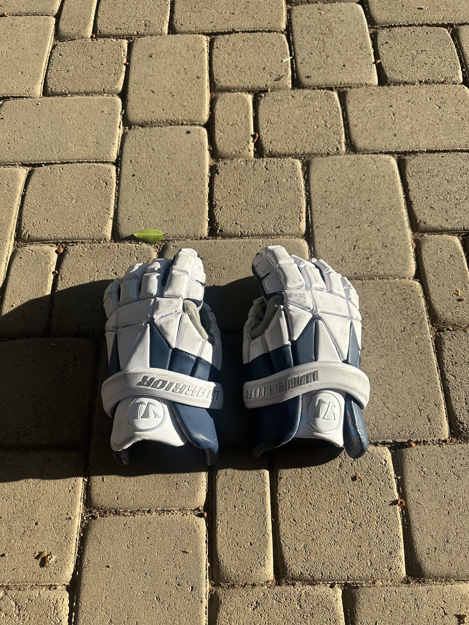 Warrior Large EVO QX Lacrosse Gloves White/Navy SidelineSwap