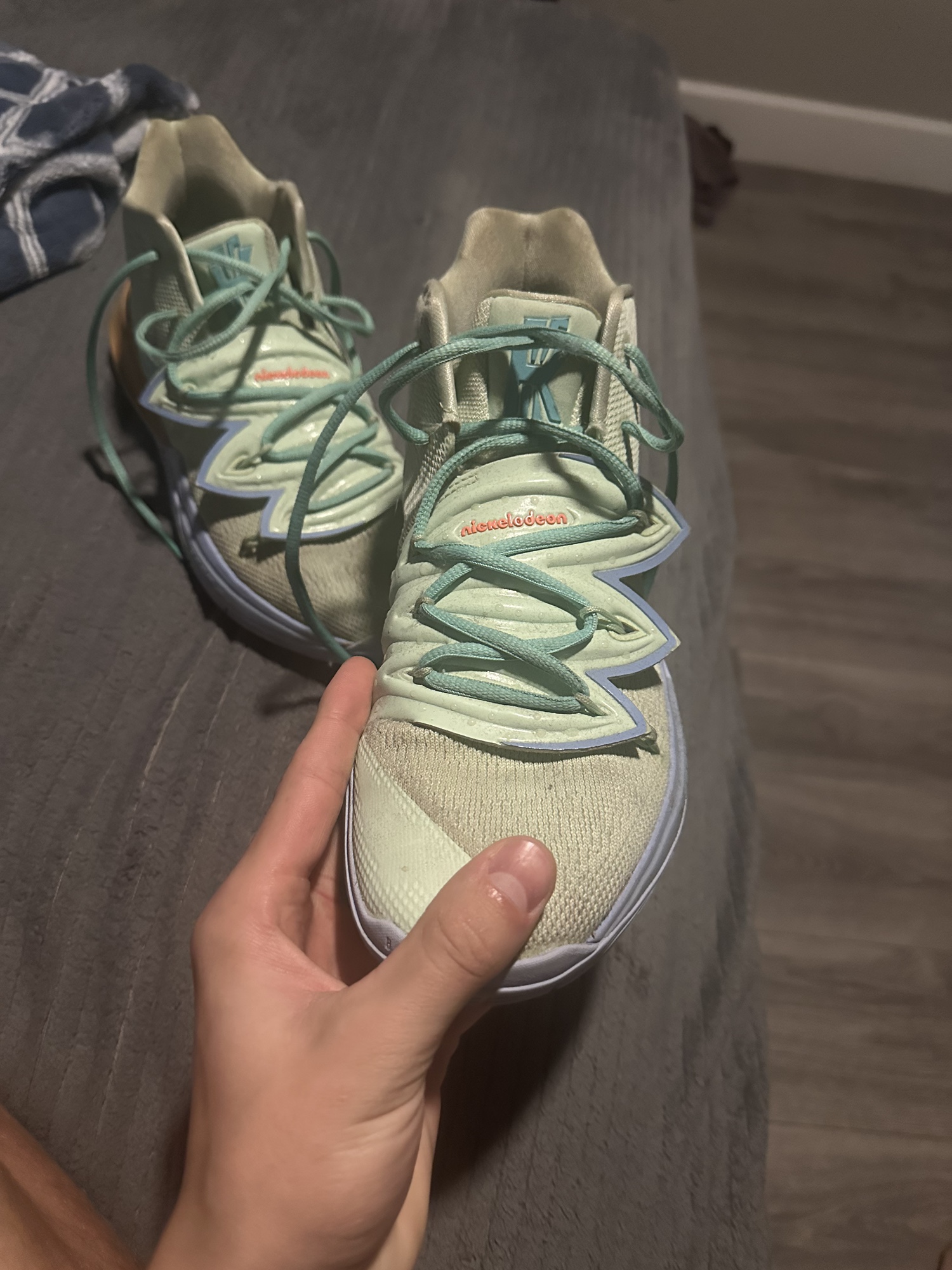 nike kyrie 5 spongebob squidward