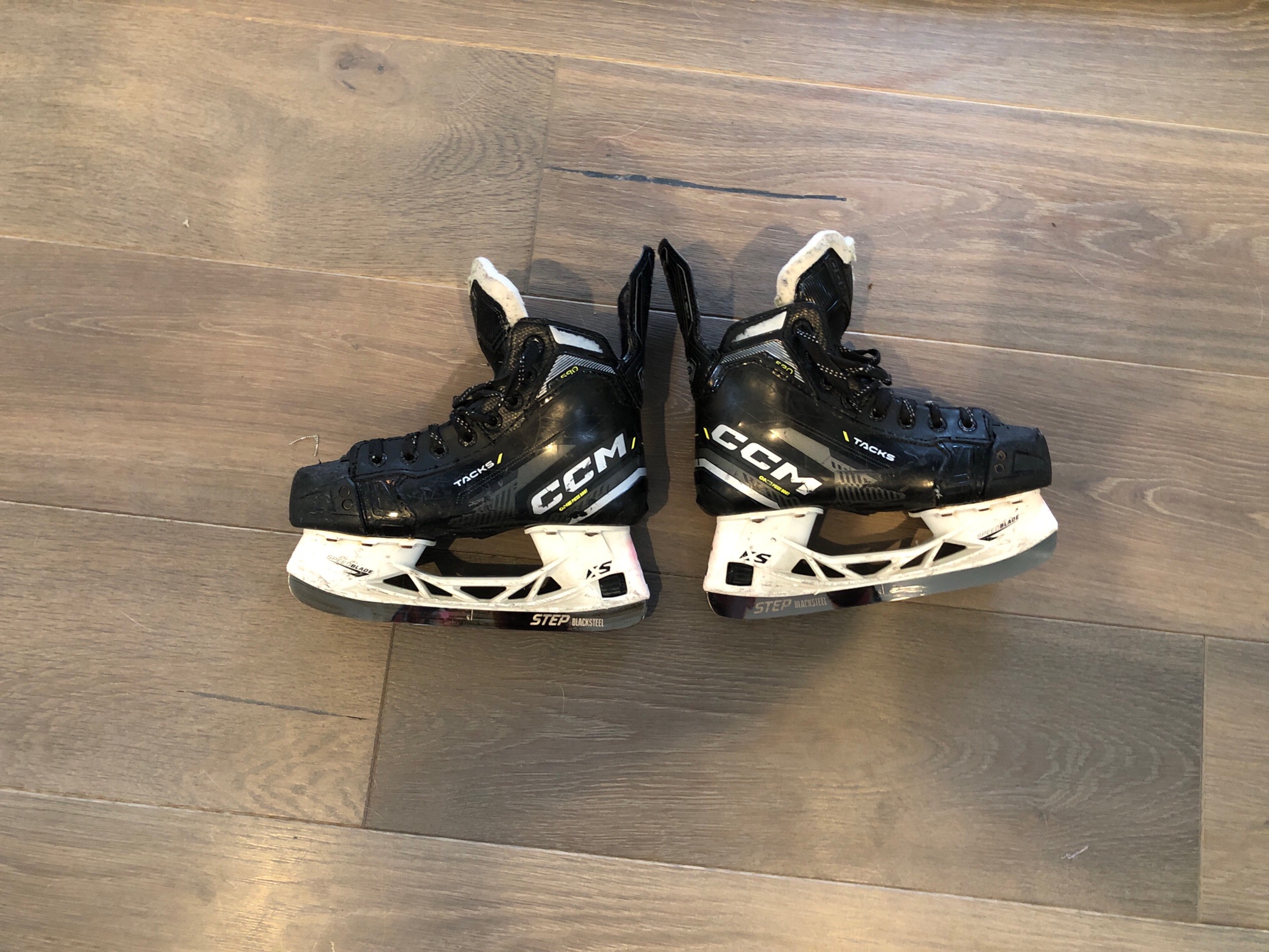 CCM TACKS AS580 ICE HOCKEY SKATES With Newer Black steel Blades