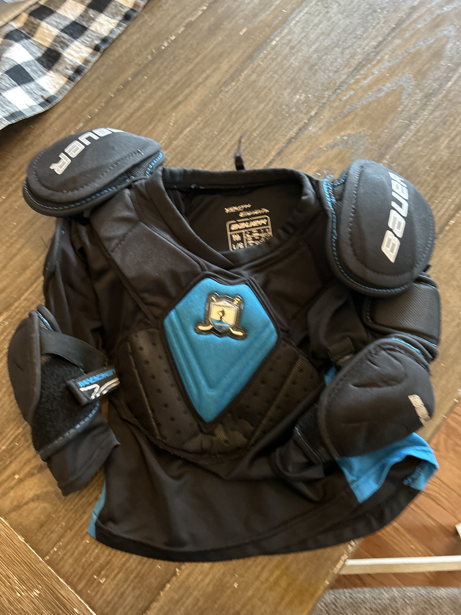 Used Youth Large Bauer Prodigy Shoulder Pads SidelineSwap