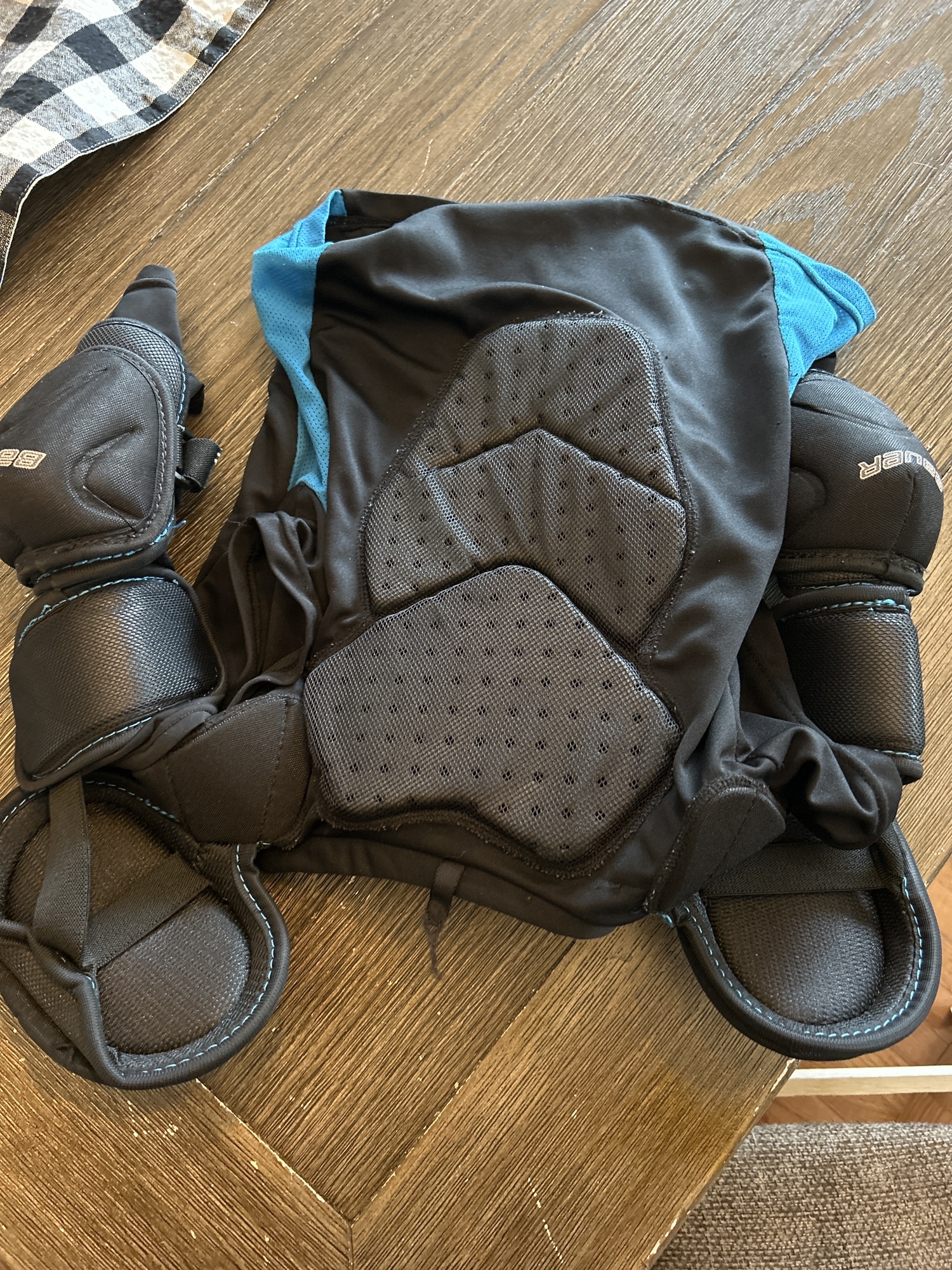 Used Youth Large Bauer Prodigy Shoulder Pads SidelineSwap