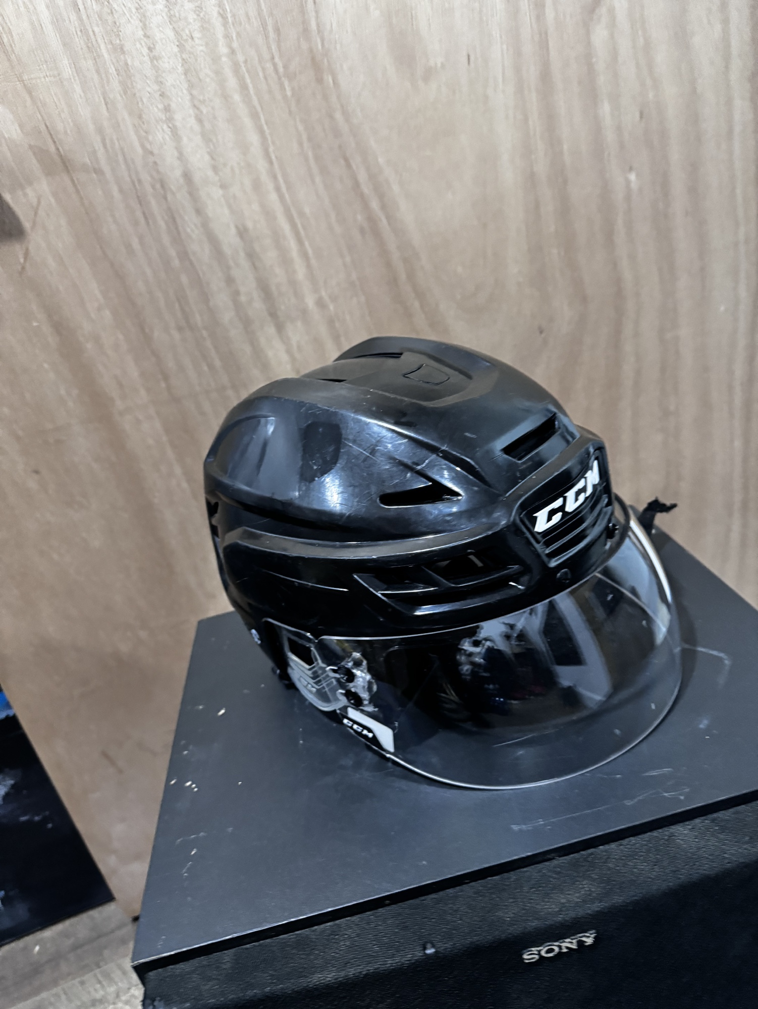 CCM Tack 710 Medium Black SidelineSwap