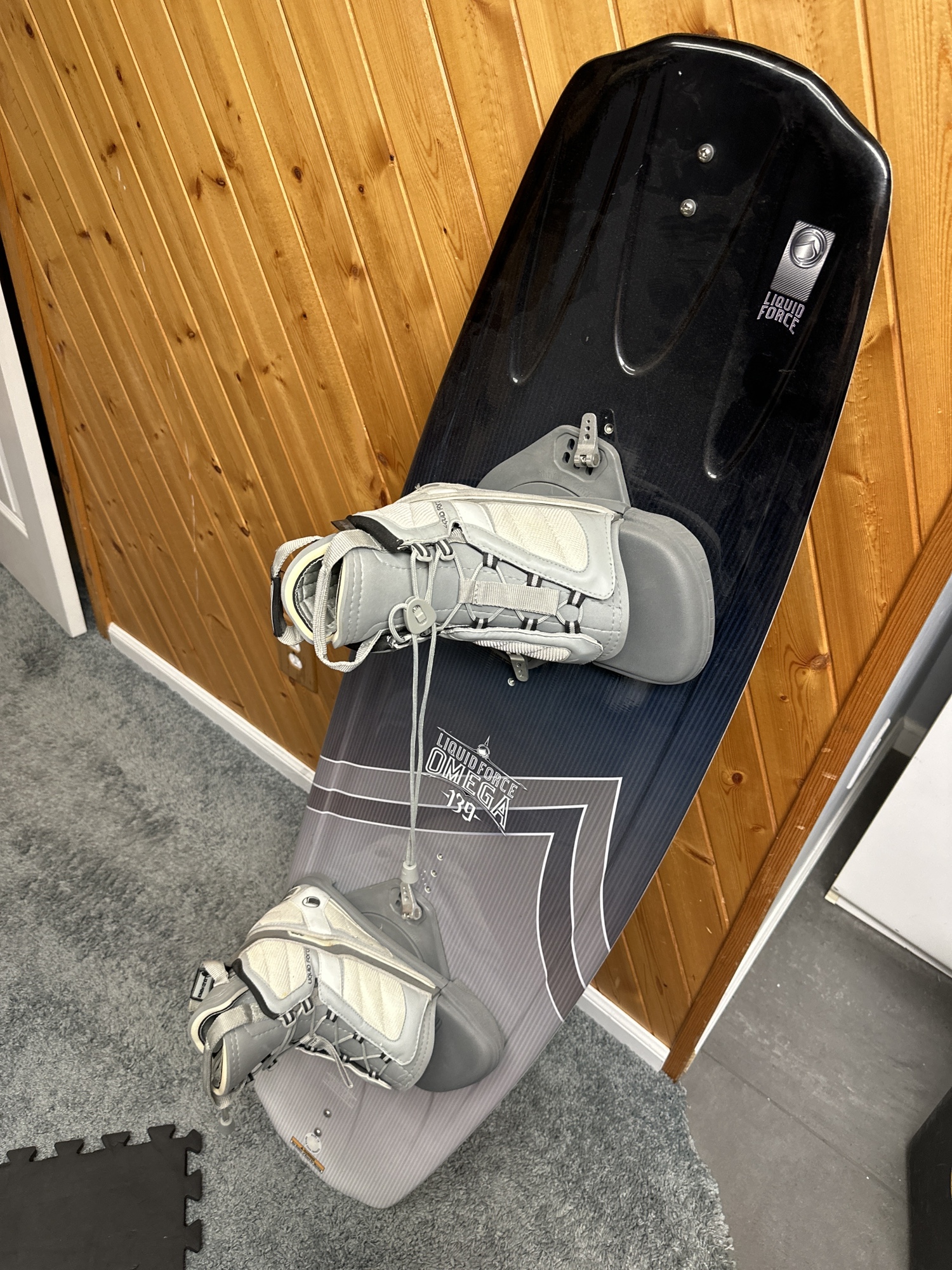 Liquid force Omega wakeboard 139 SidelineSwap