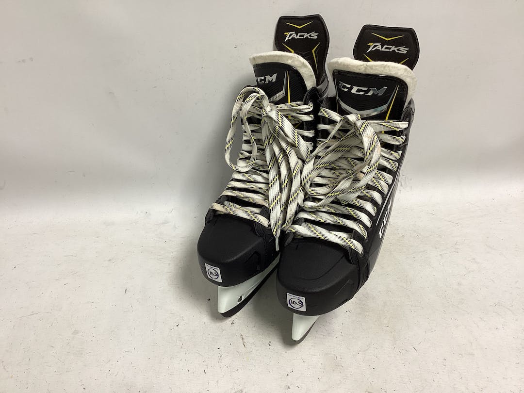 Used Ccm Tacks 9090 Senior 10.5 D R Regular Ice Hockey Skates SidelineSwap
